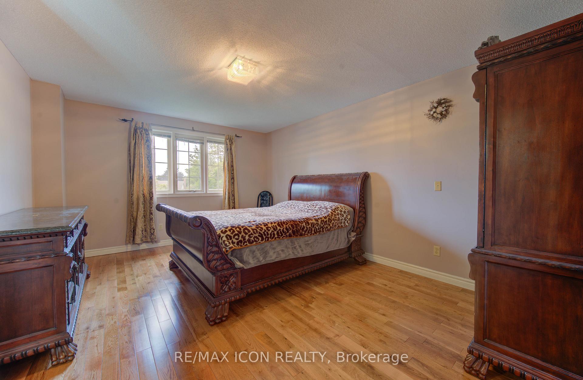 Photo 25 of 531 Sandbrooke Court, Waterloo — HOMEH
