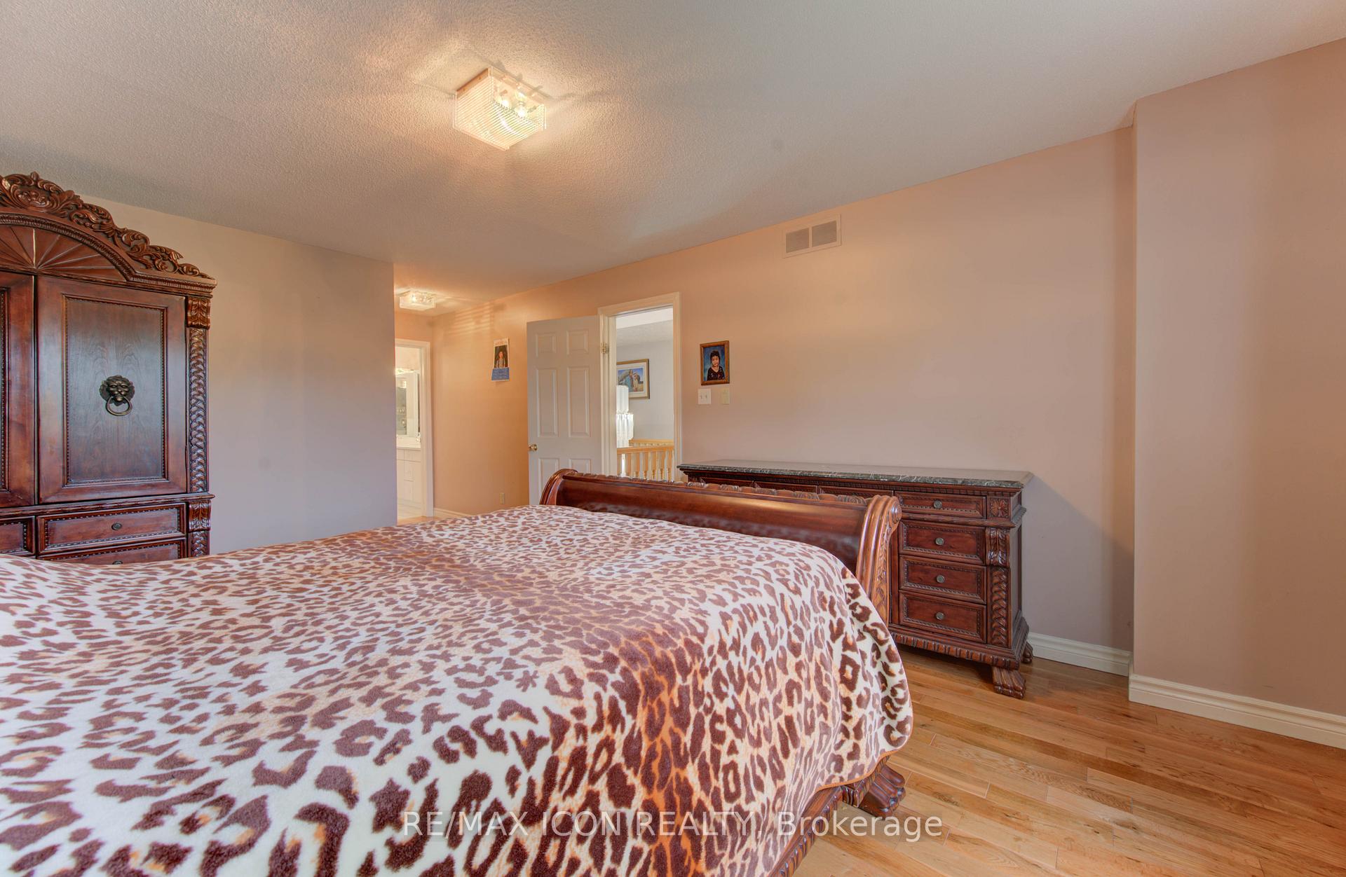 Photo 26 of 531 Sandbrooke Court, Waterloo — HOMEH