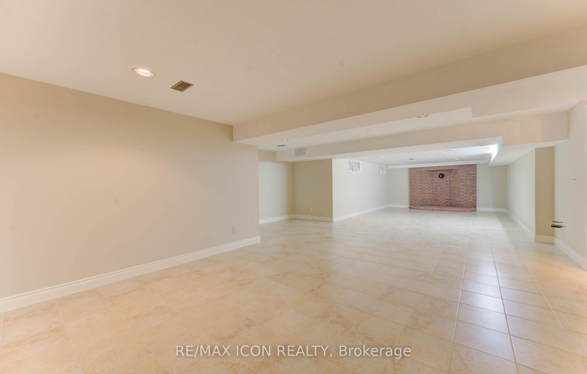 Photo 35 of 531 Sandbrooke Court, Waterloo — HOMEH