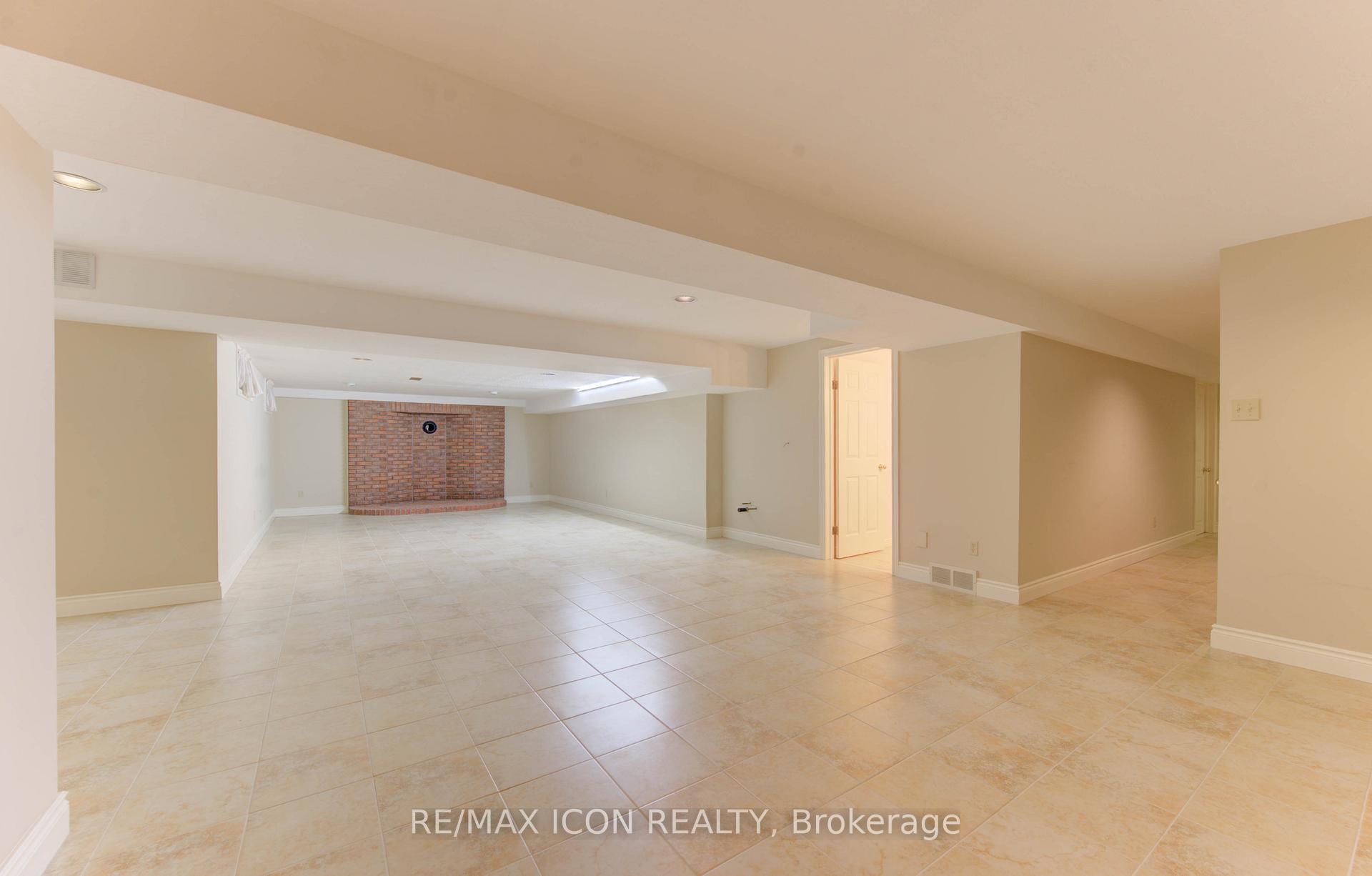 Photo 36 of 531 Sandbrooke Court, Waterloo — HOMEH
