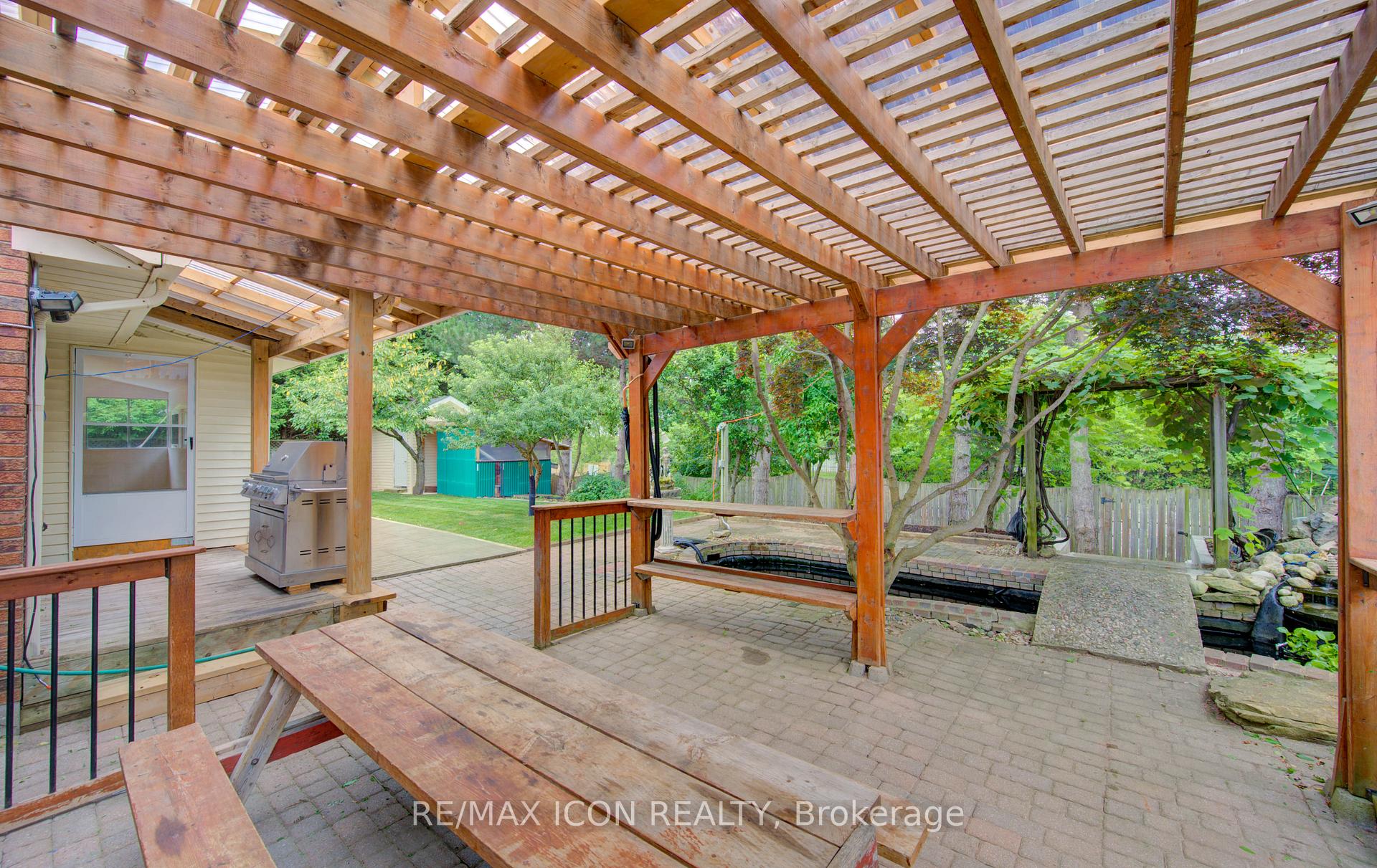 Photo 40 of 531 Sandbrooke Court, Waterloo — HOMEH