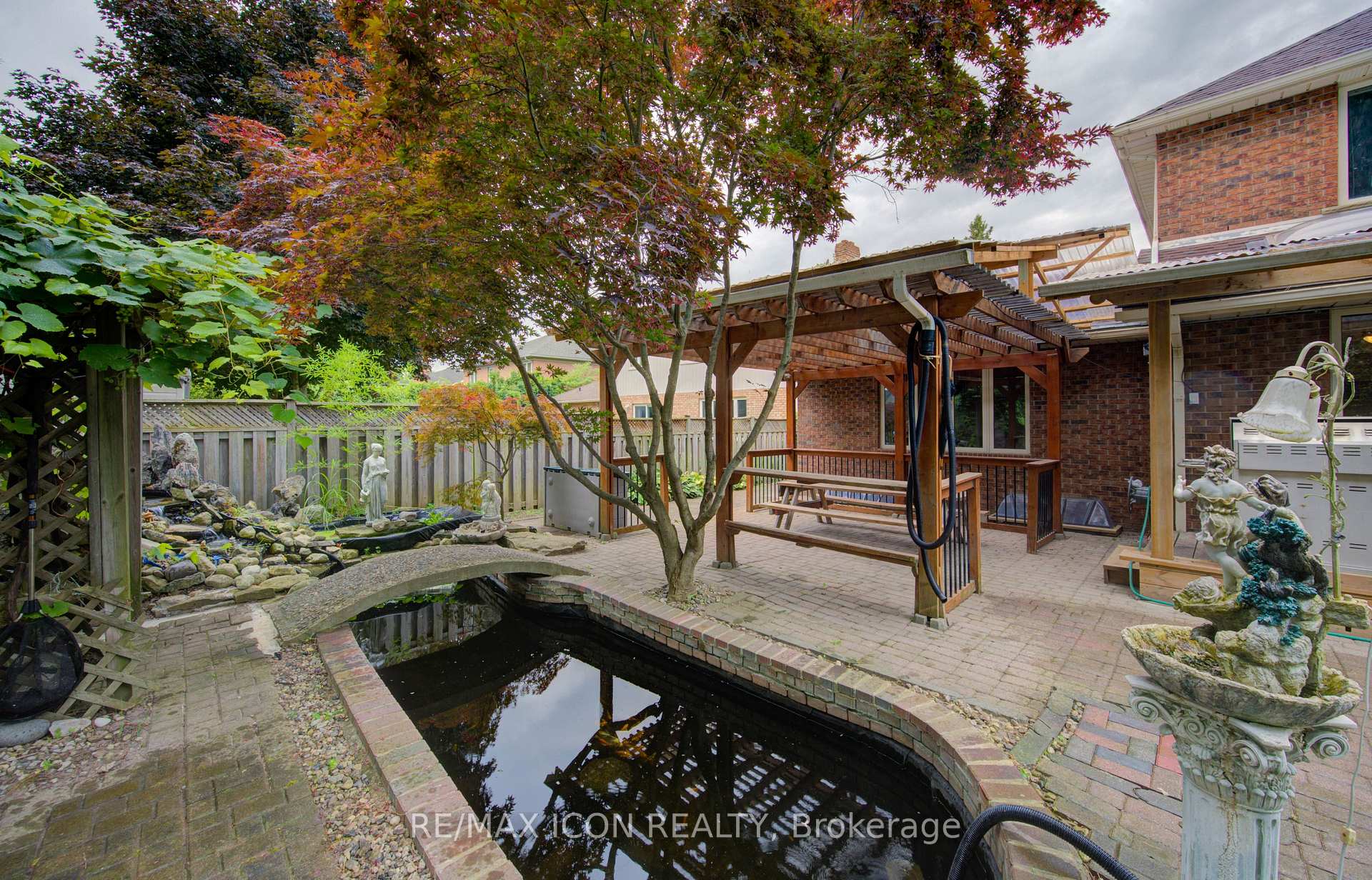 Photo 43 of 531 Sandbrooke Court, Waterloo — HOMEH