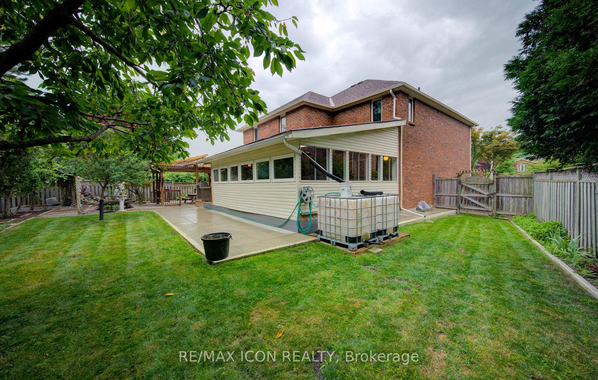 Photo 45 of 531 Sandbrooke Court, Waterloo — HOMEH