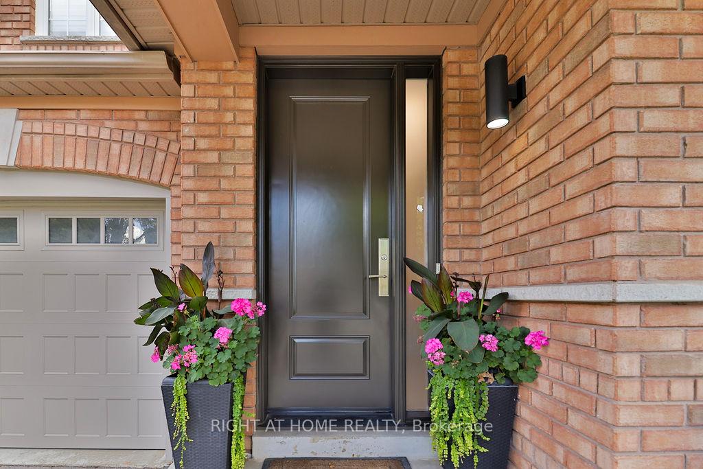 Photo 2 of 140 Moraine Drive, Vaughan, Vellore Village — HOMEH