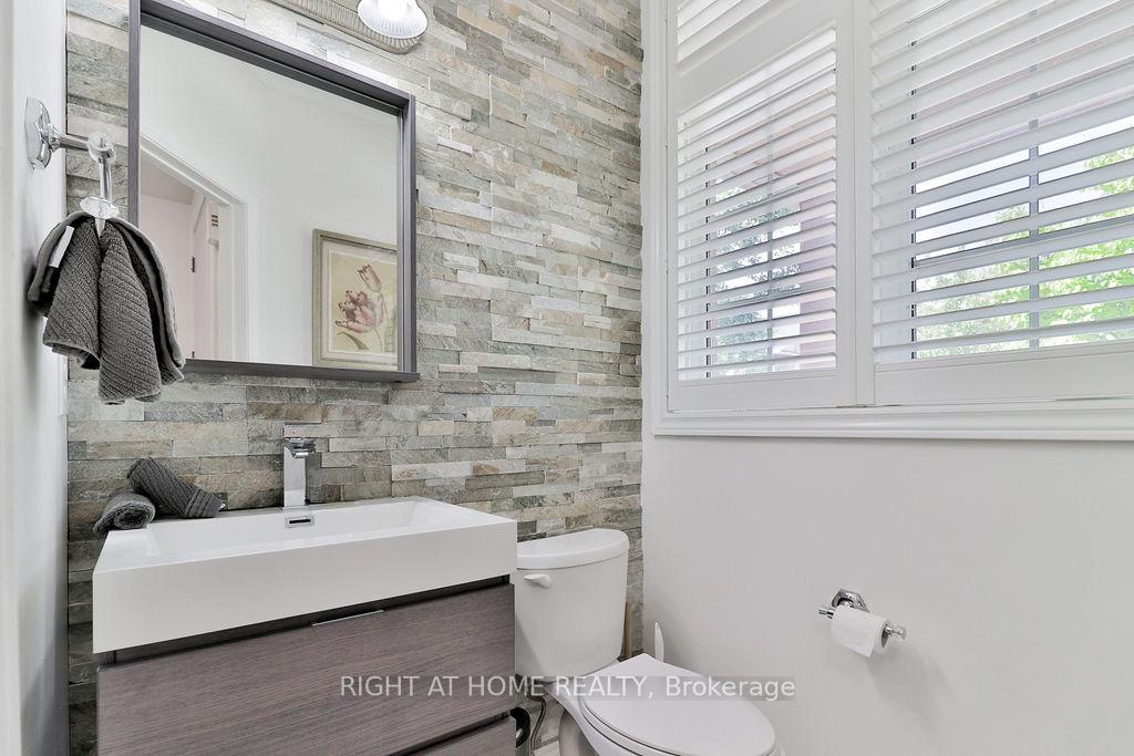 Photo 5 of 140 Moraine Drive, Vaughan, Vellore Village — HOMEH