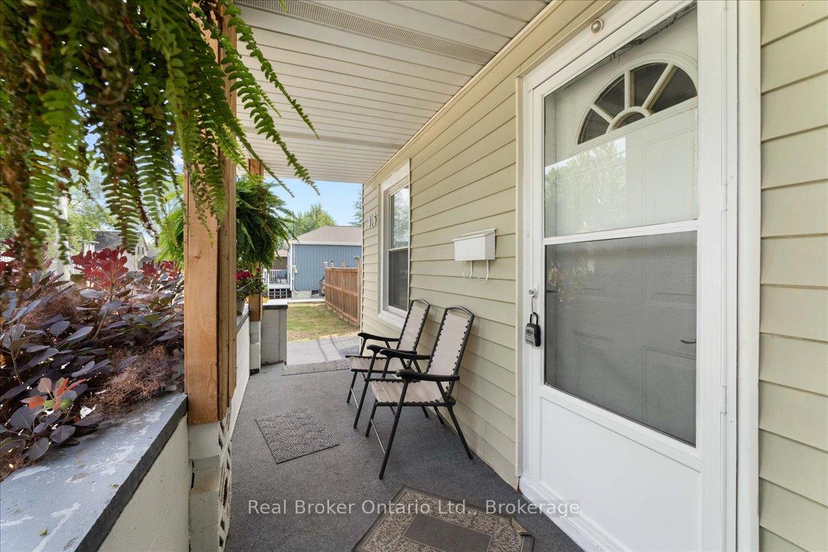 Photo 3 of 416 Deere Street, Welland, Lincoln/Crowland — HOMEH