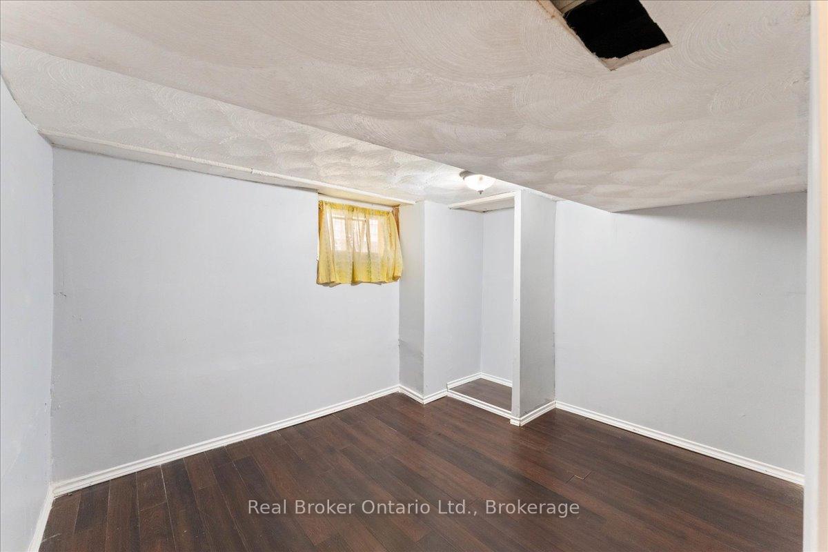 Photo 22 of 416 Deere Street, Welland, Lincoln/Crowland — HOMEH
