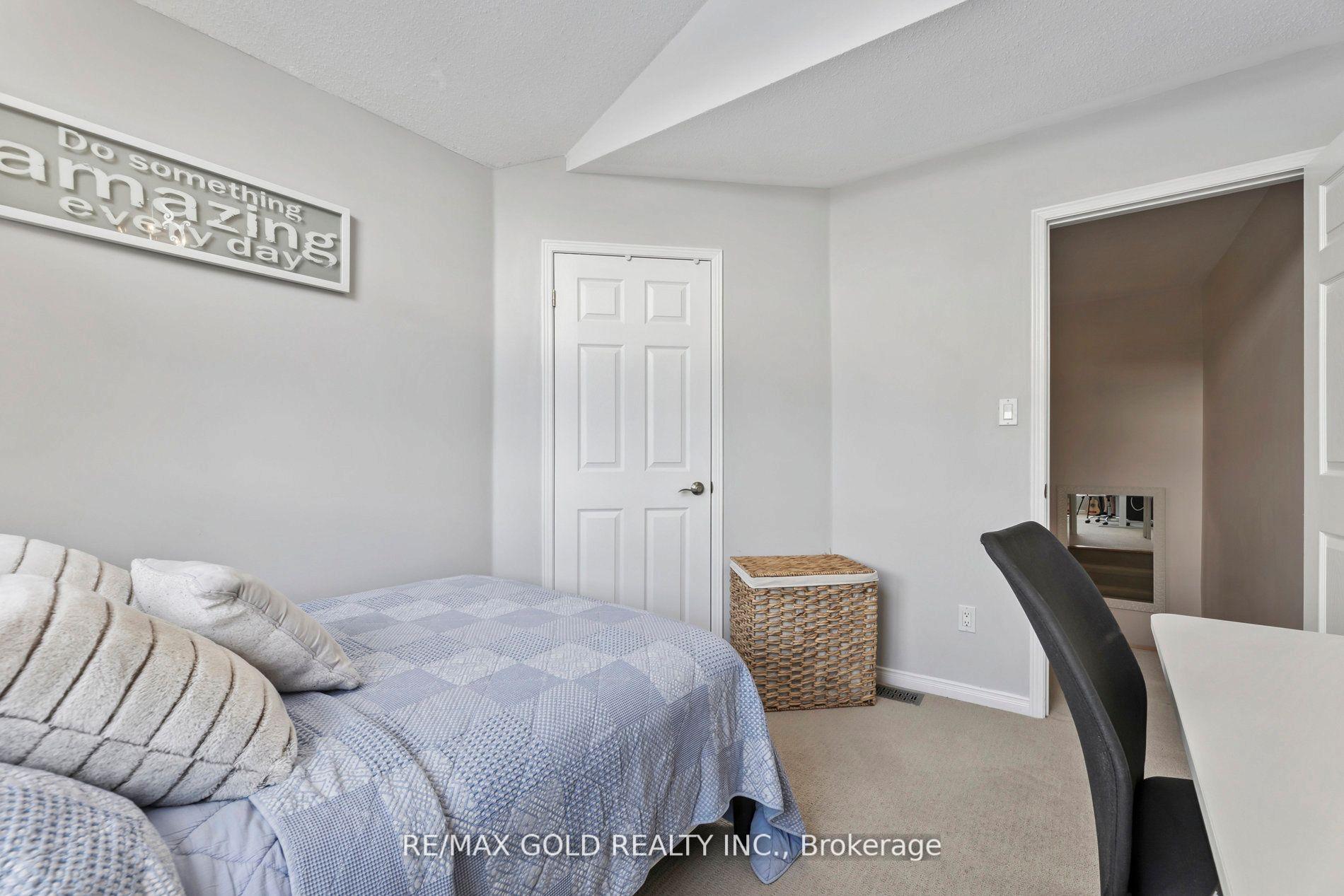 Photo 18 of 15 Blanchard Court, Whitby, Brooklin — HOMEH
