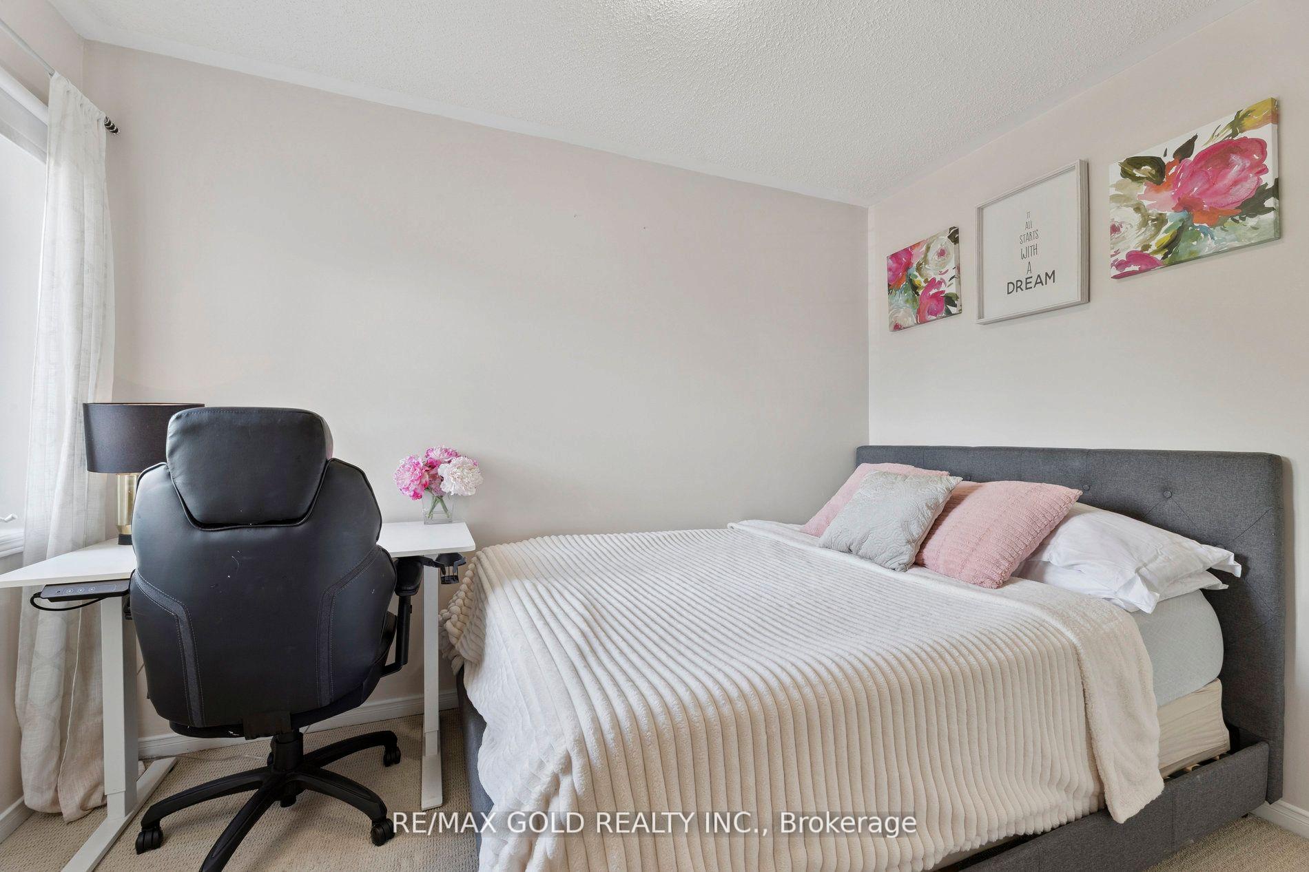 Photo 20 of 15 Blanchard Court, Whitby, Brooklin — HOMEH