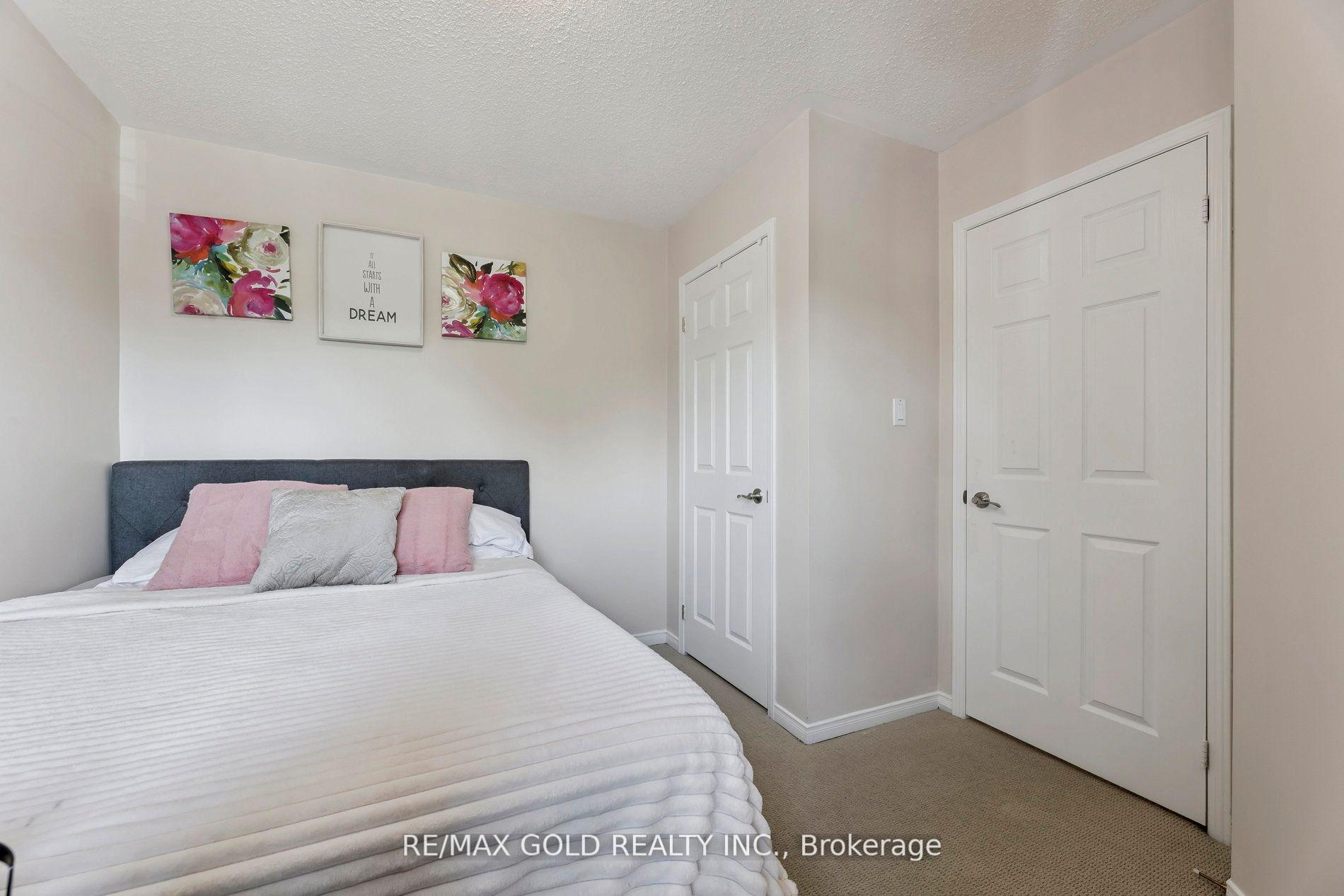 Photo 21 of 15 Blanchard Court, Whitby, Brooklin — HOMEH