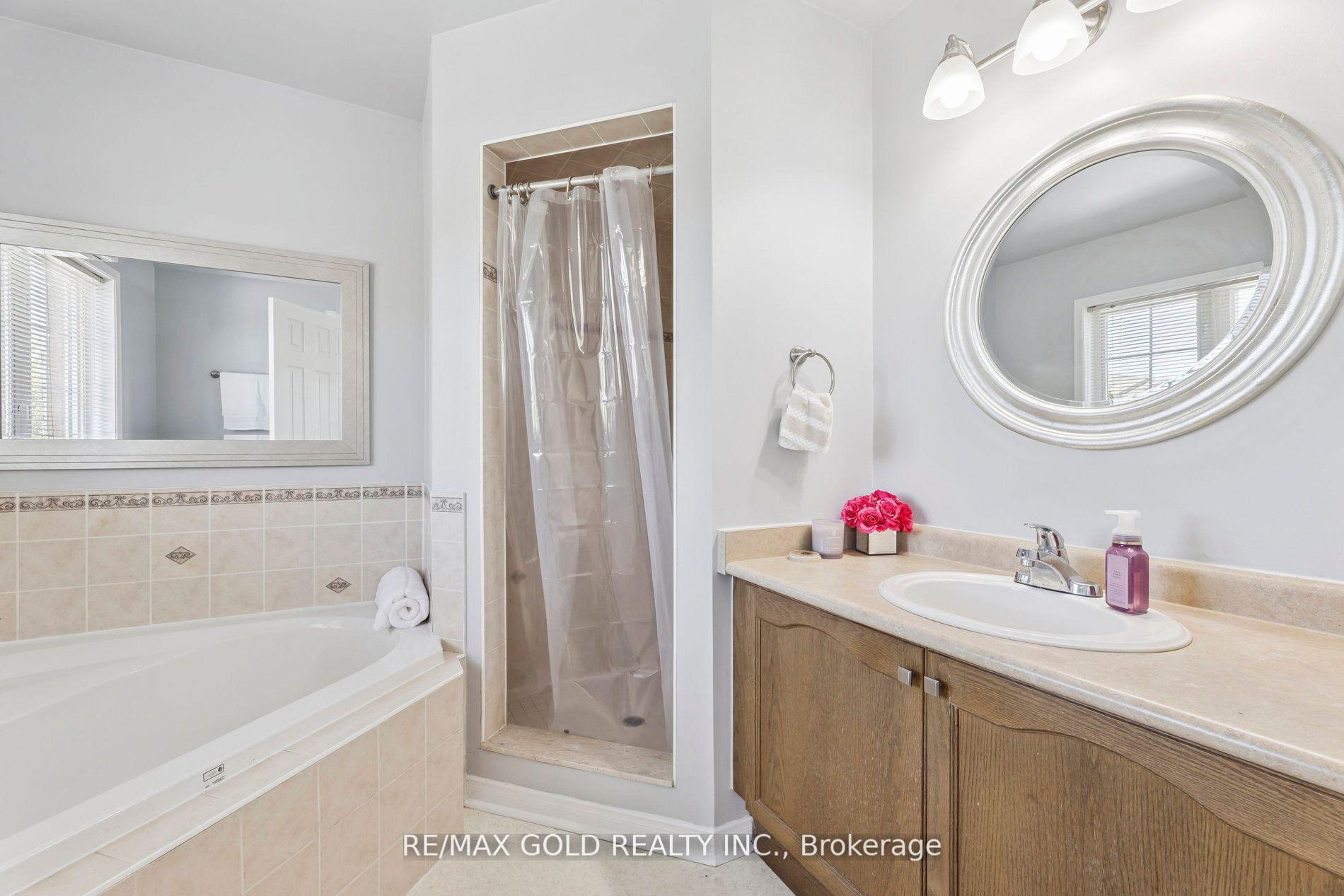Photo 23 of 15 Blanchard Court, Whitby, Brooklin — HOMEH