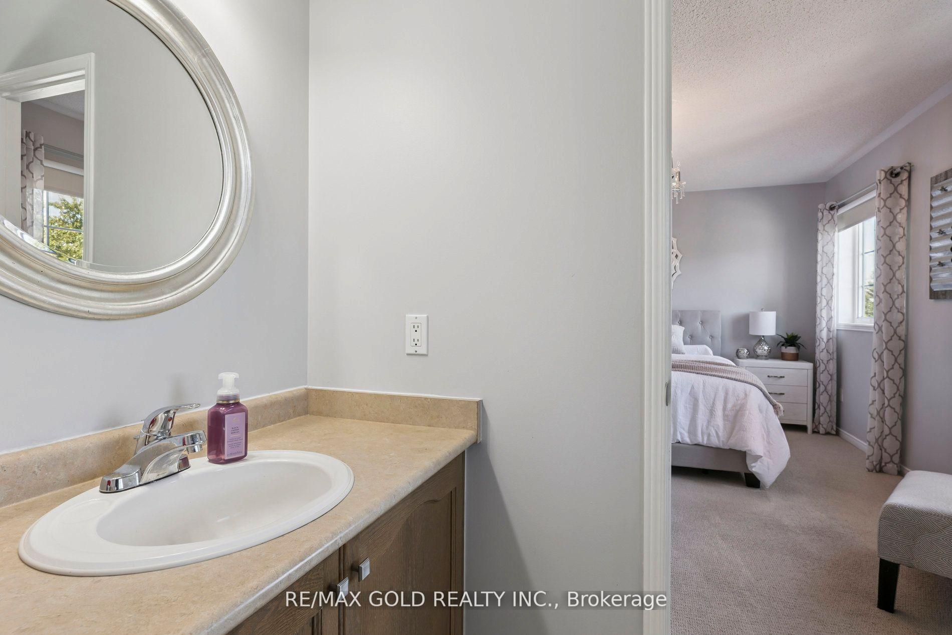 Photo 25 of 15 Blanchard Court, Whitby, Brooklin — HOMEH