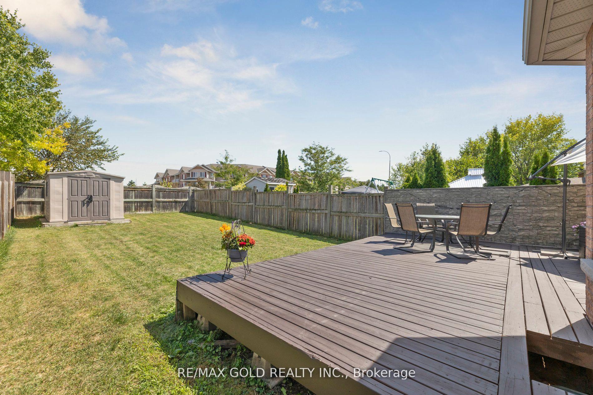 Photo 33 of 15 Blanchard Court, Whitby, Brooklin — HOMEH