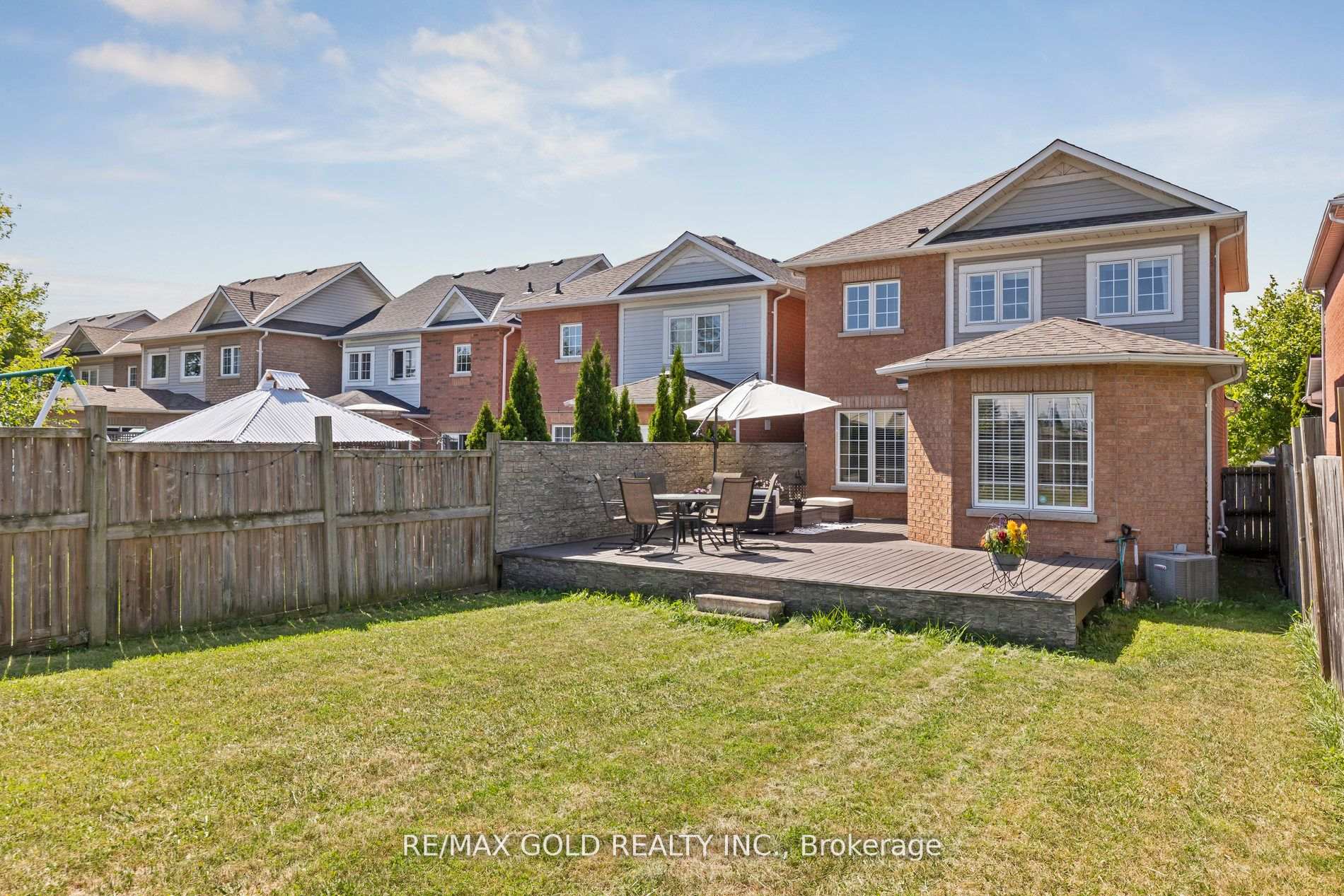 Photo 38 of 15 Blanchard Court, Whitby, Brooklin — HOMEH