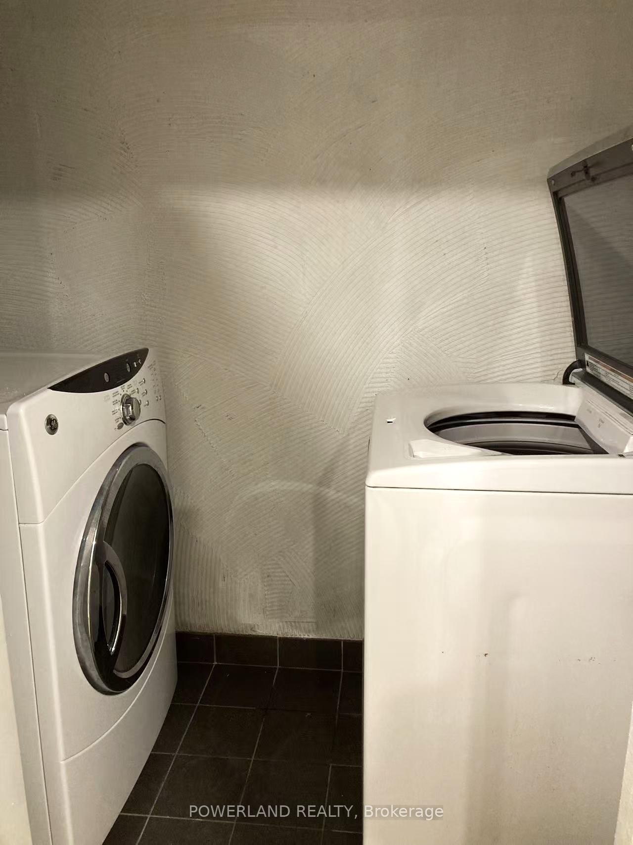 Photo 10 of Unit Basement, 18 Sandfield Drive, Aurora, Aurora Highlands — HOMEH