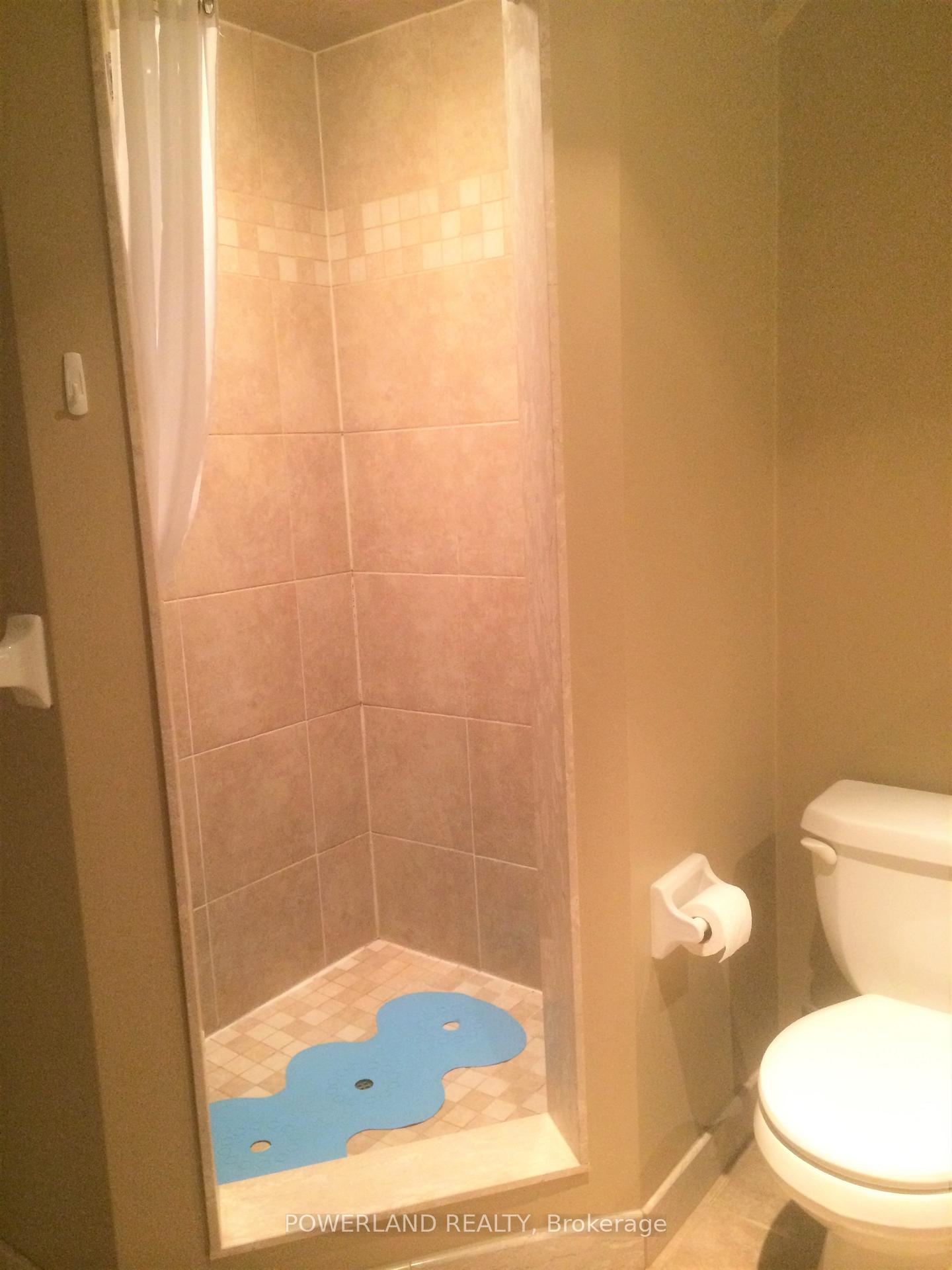 Photo 11 of Unit Basement, 18 Sandfield Drive, Aurora, Aurora Highlands — HOMEH