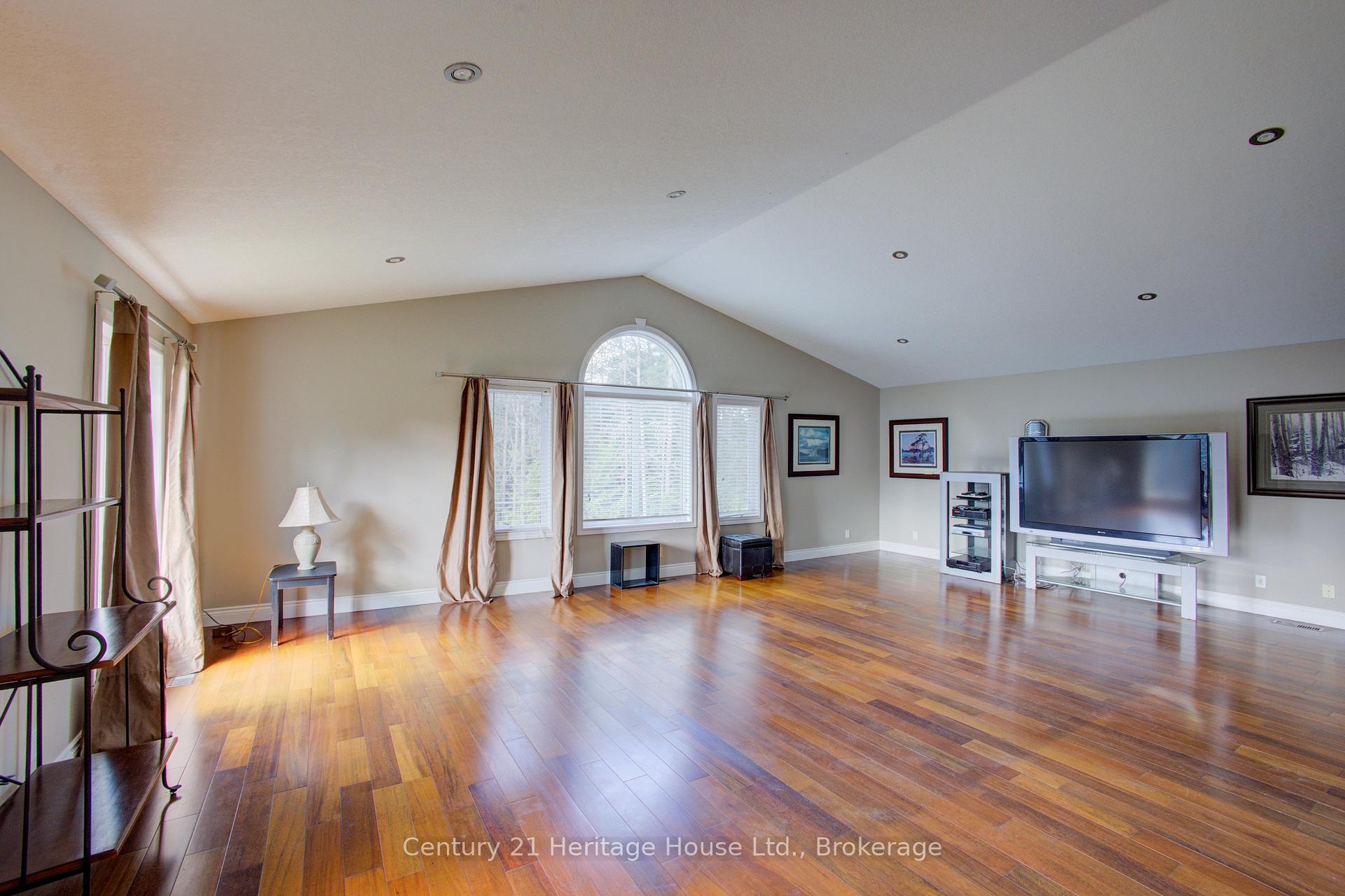 Photo 6 of 323179 Durham Road E, West Grey — HOMEH