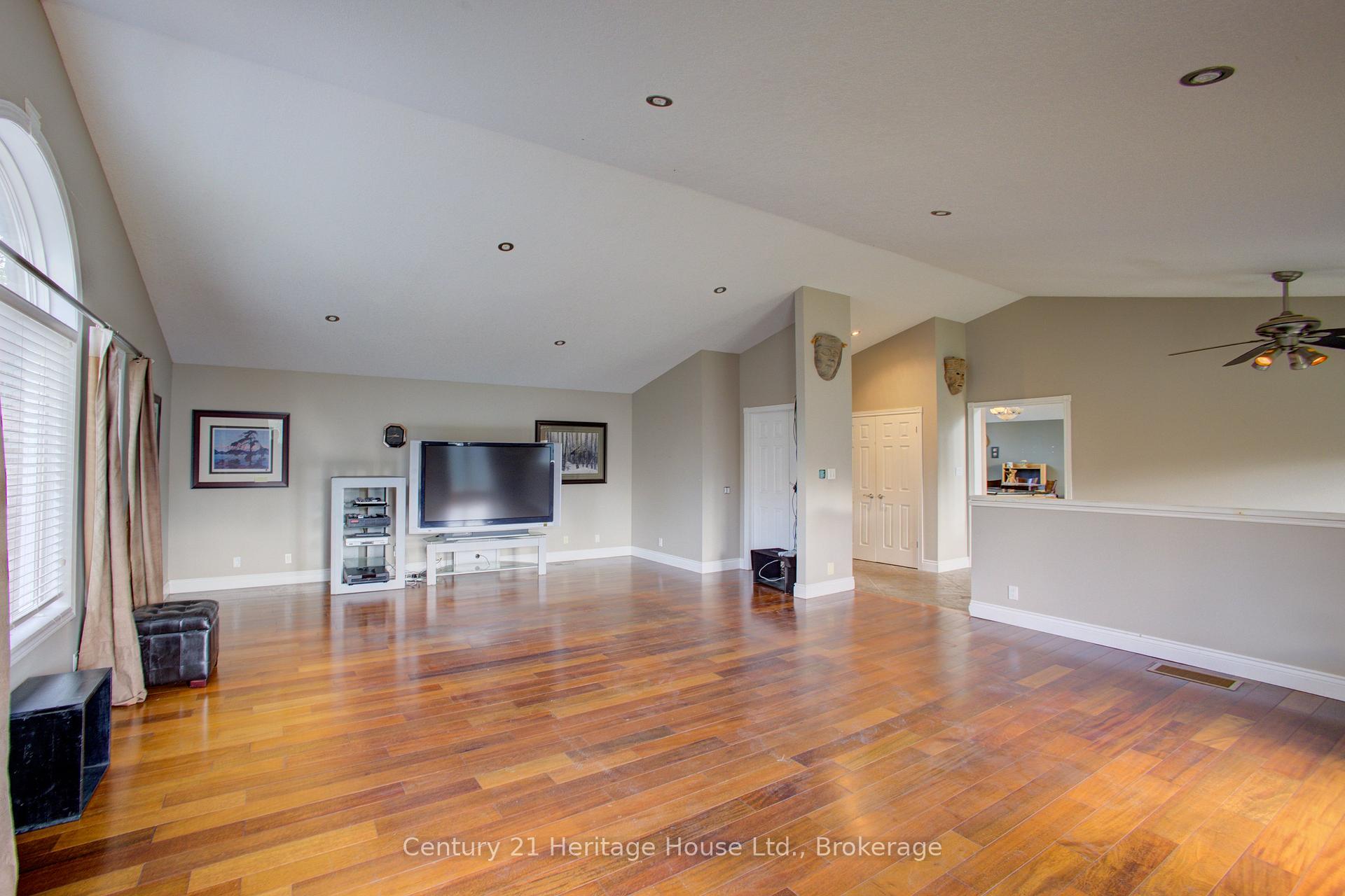 Photo 7 of 323179 Durham Road E, West Grey — HOMEH