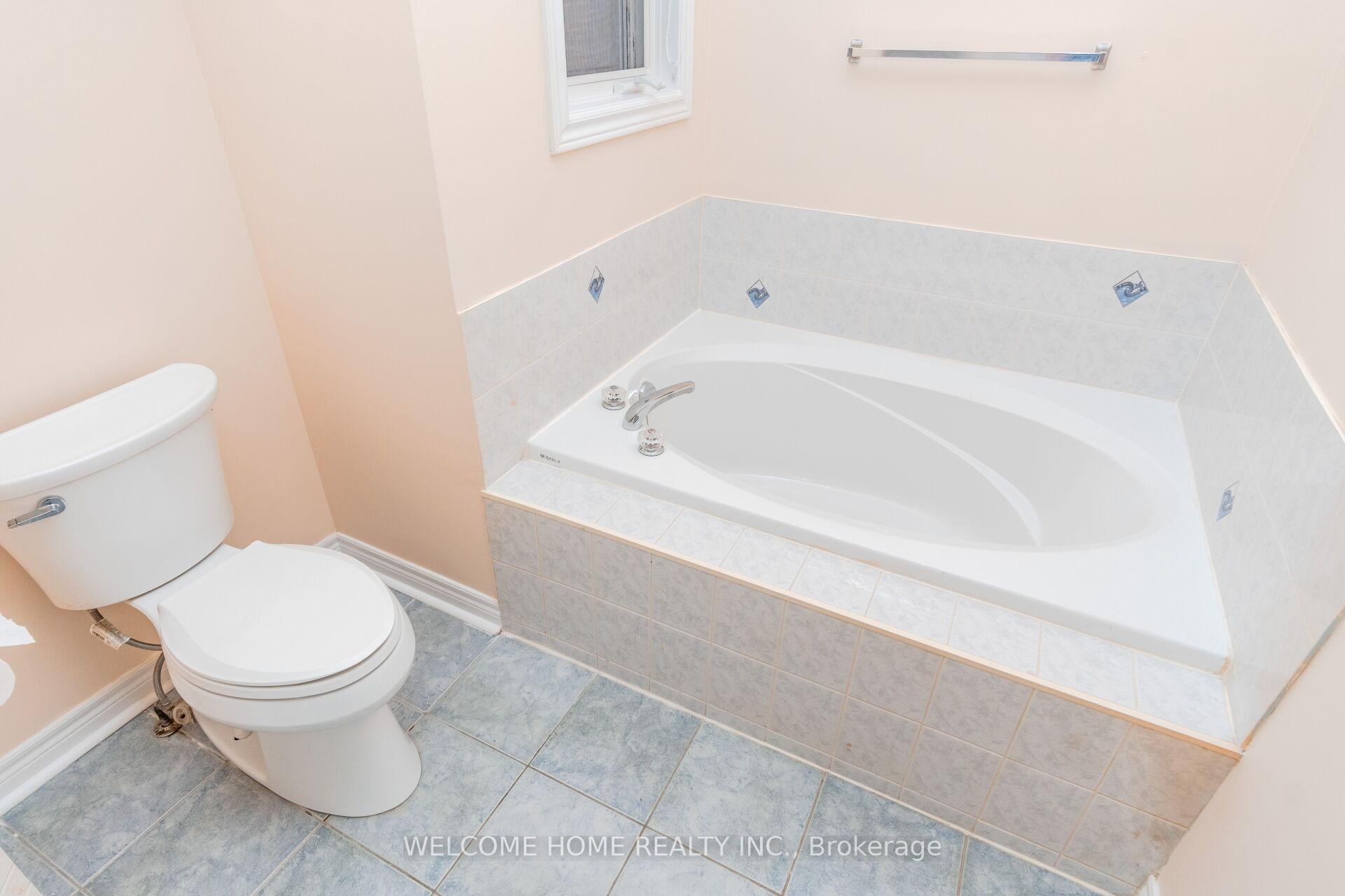 Photo 14 of 37 Marbella Road, Vaughan, Sonoma Heights — HOMEH