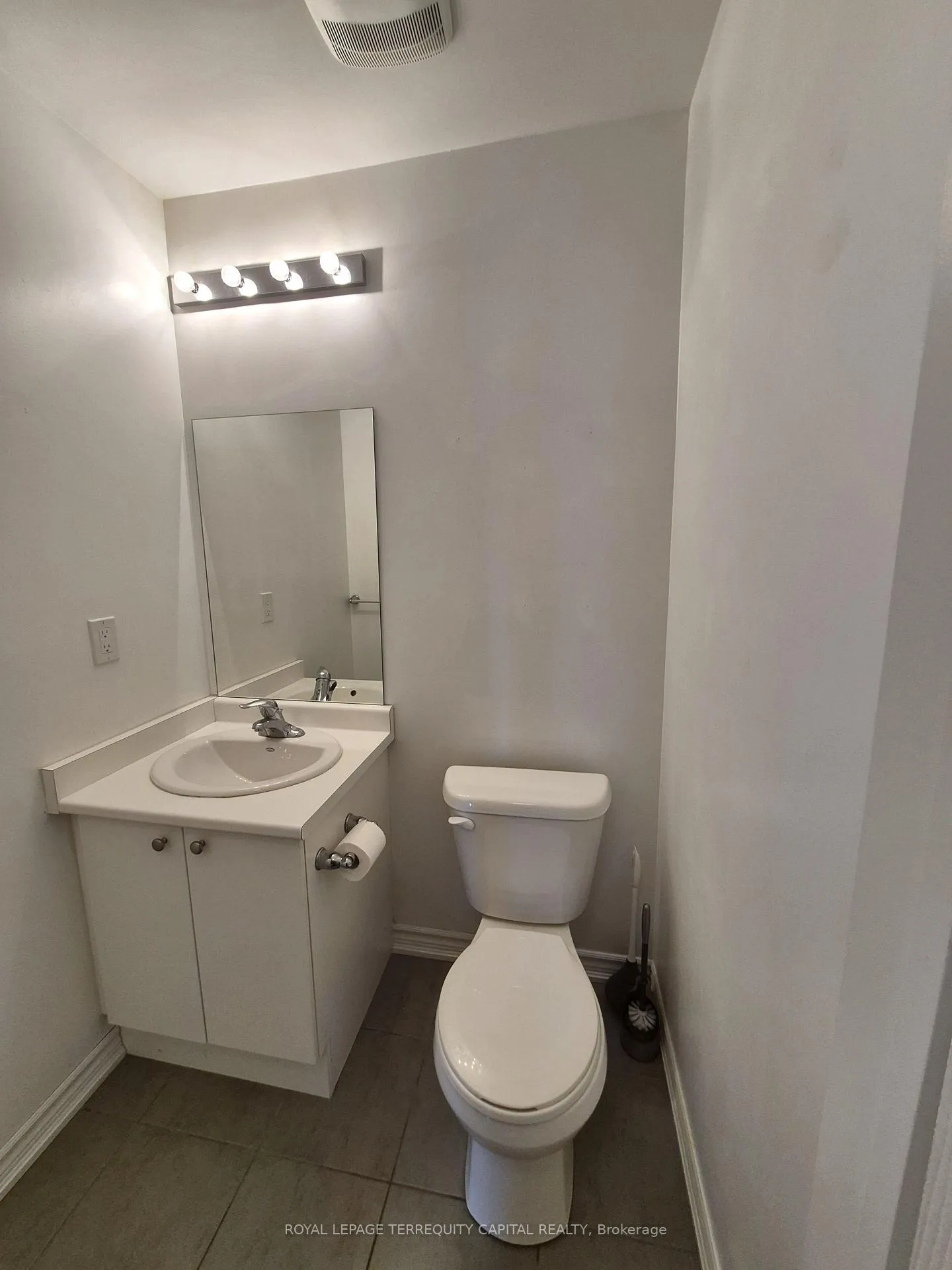 Photo 9 of 12 Dunsley Way, Whitby, Pringle Creek — HOMEH