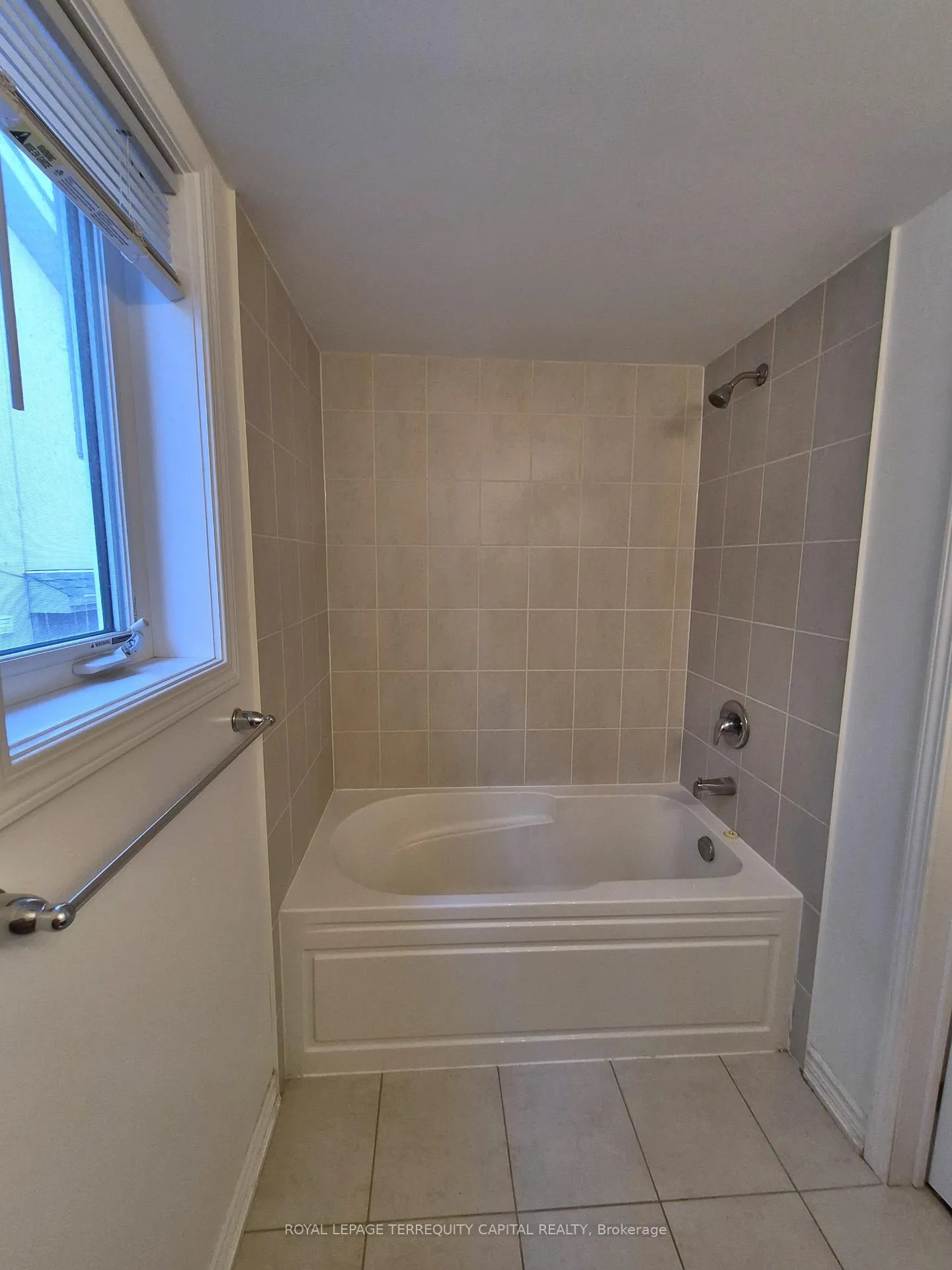 Photo 18 of 12 Dunsley Way, Whitby, Pringle Creek — HOMEH