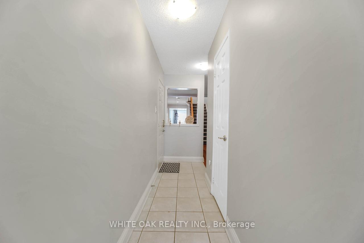 Photo 2 of 43 Sassafras Circle, Vaughan, Patterson — HOMEH
