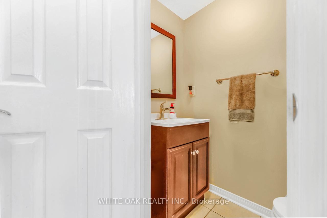 Photo 4 of 43 Sassafras Circle, Vaughan, Patterson — HOMEH