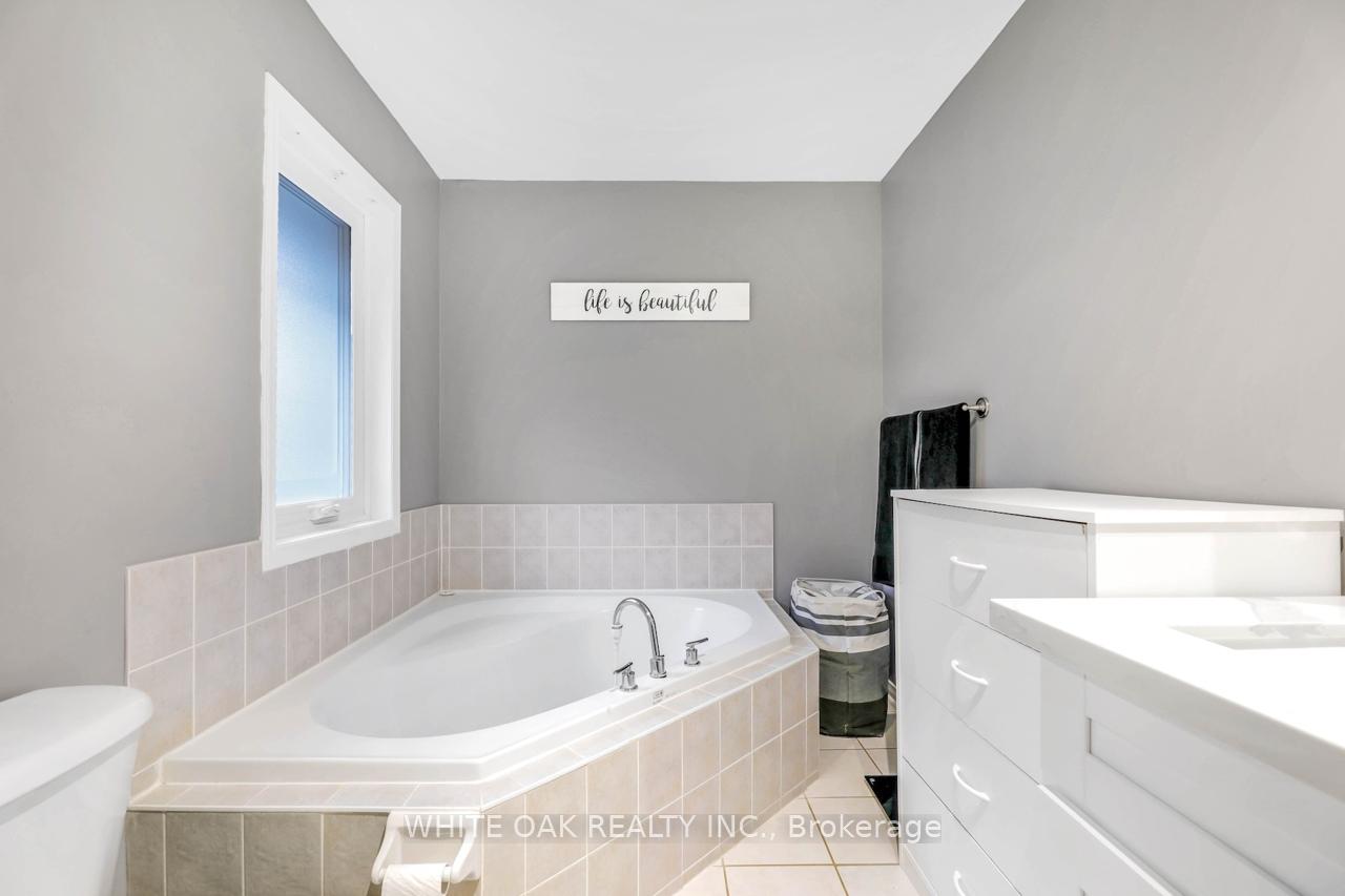 Photo 6 of 43 Sassafras Circle, Vaughan, Patterson — HOMEH
