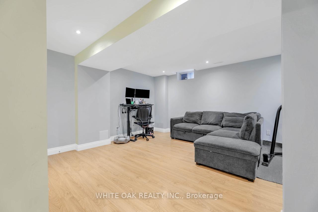Photo 11 of 43 Sassafras Circle, Vaughan, Patterson — HOMEH