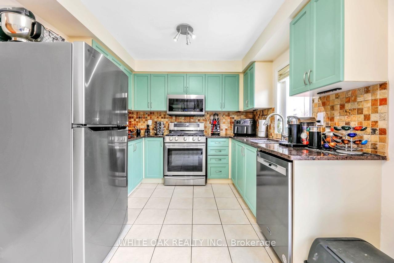 Photo 22 of 43 Sassafras Circle, Vaughan, Patterson — HOMEH
