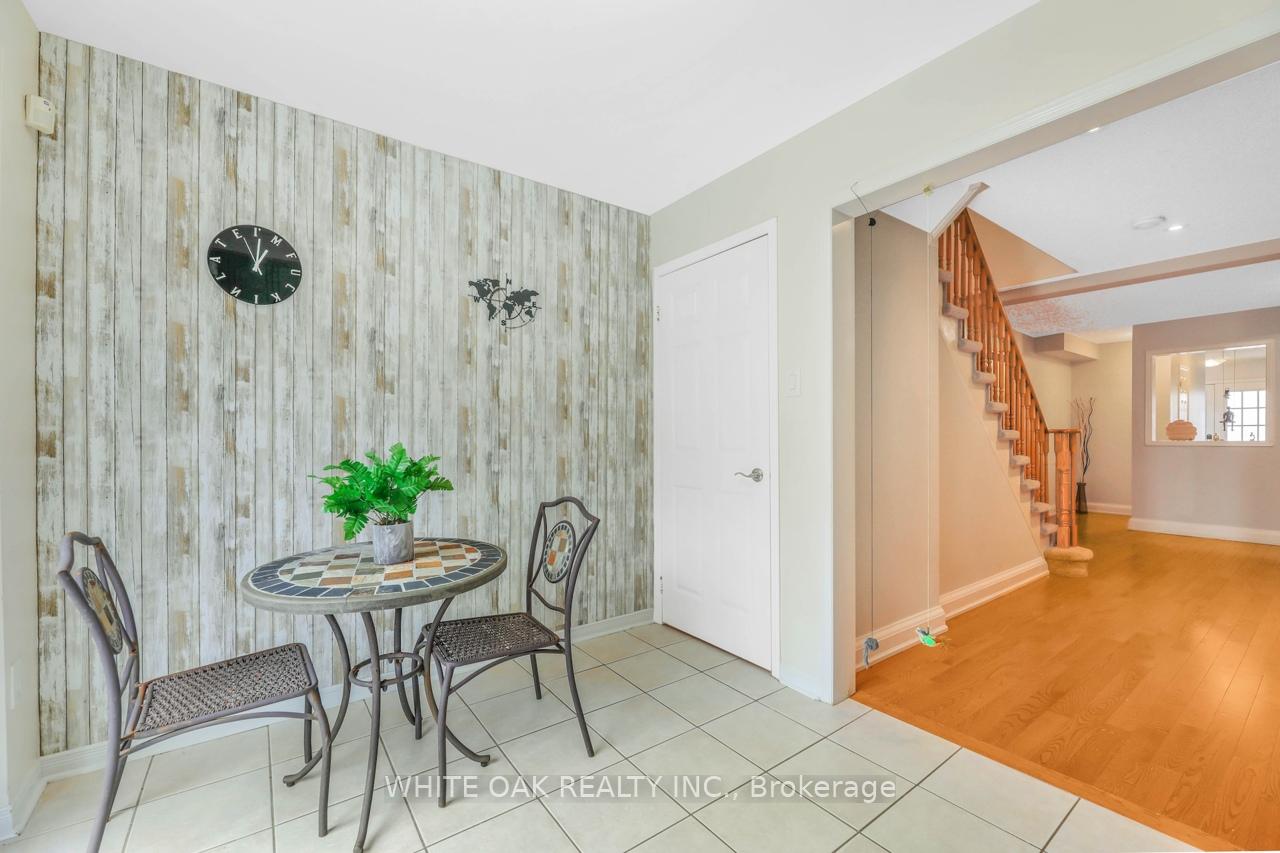 Photo 32 of 43 Sassafras Circle, Vaughan, Patterson — HOMEH
