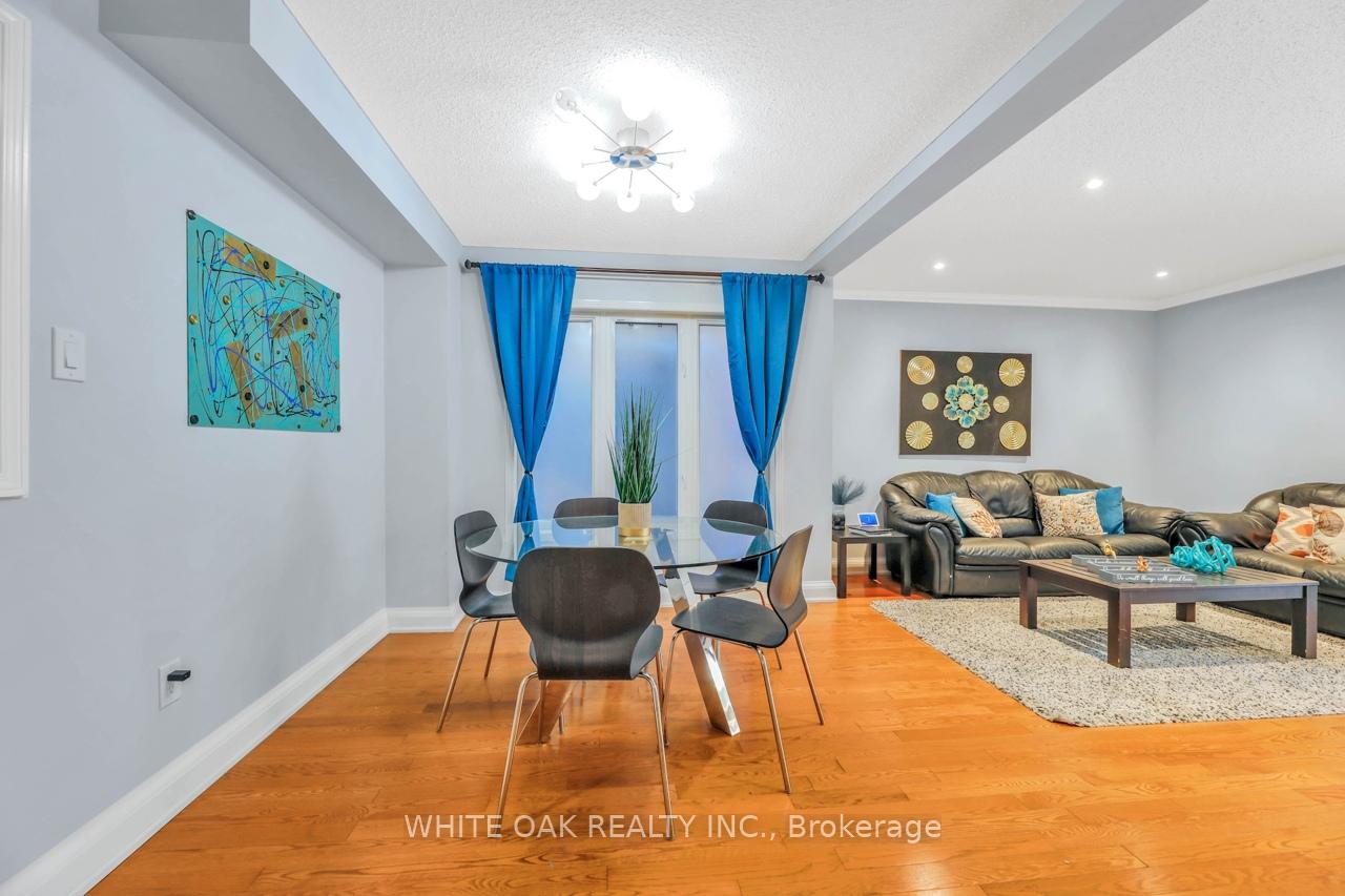 Photo 33 of 43 Sassafras Circle, Vaughan, Patterson — HOMEH