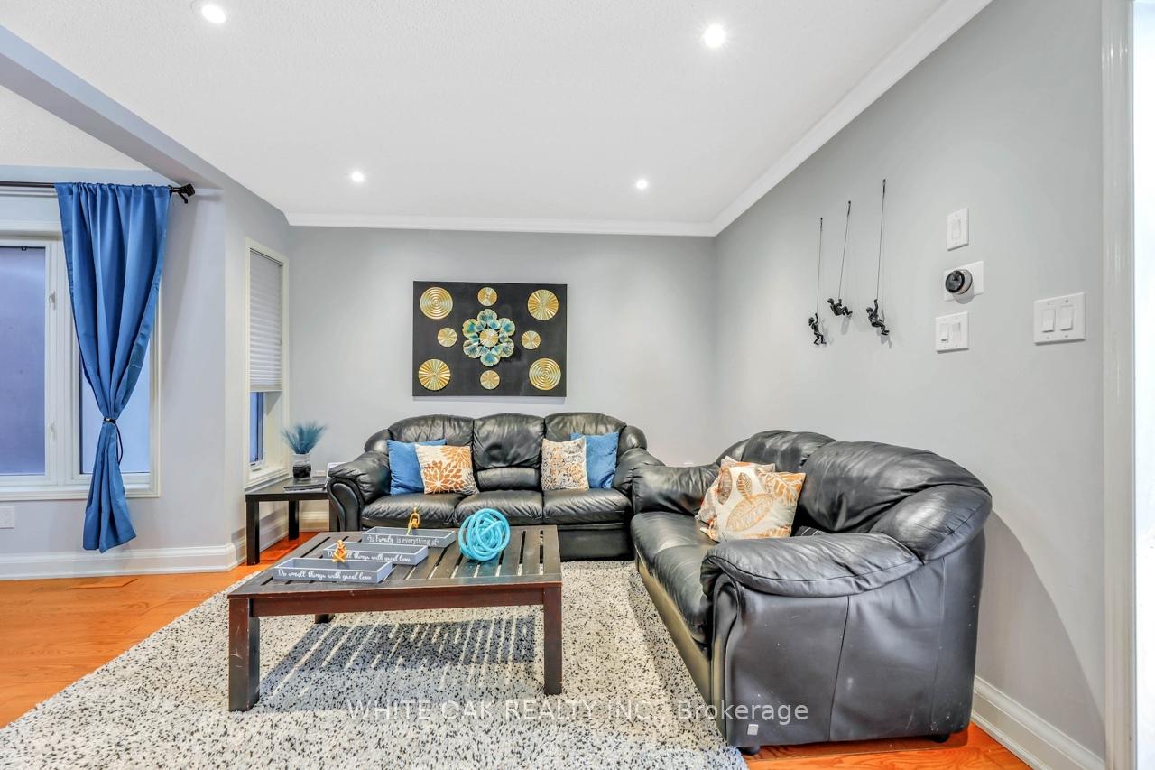 Photo 39 of 43 Sassafras Circle, Vaughan, Patterson — HOMEH
