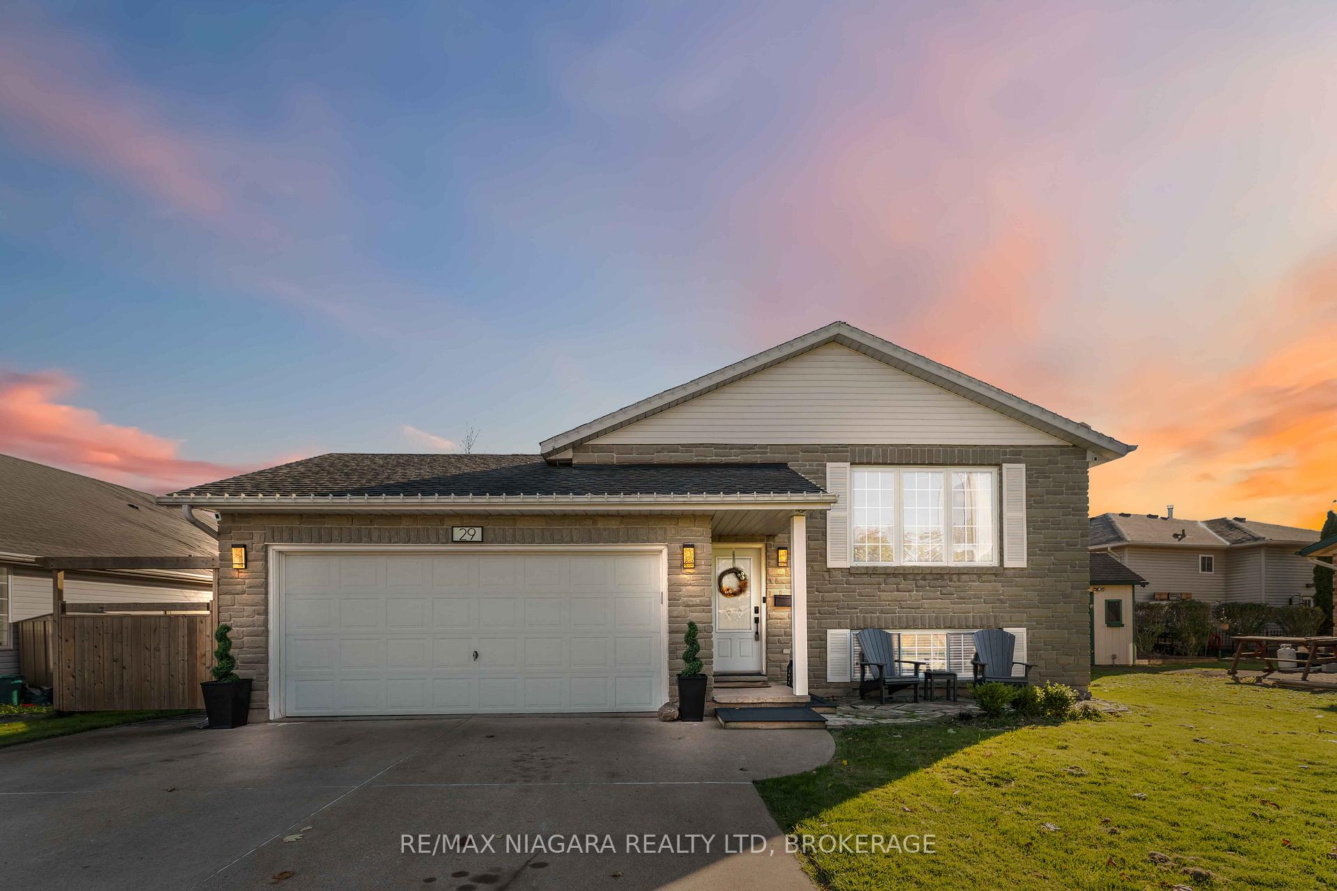 Photo 1 of 29 Talbot Avenue, Welland, Dain City — HOMEH