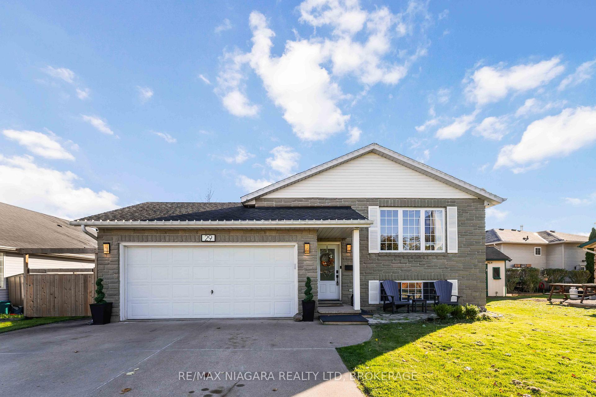 Photo 26 of 29 Talbot Avenue, Welland, Dain City — HOMEH