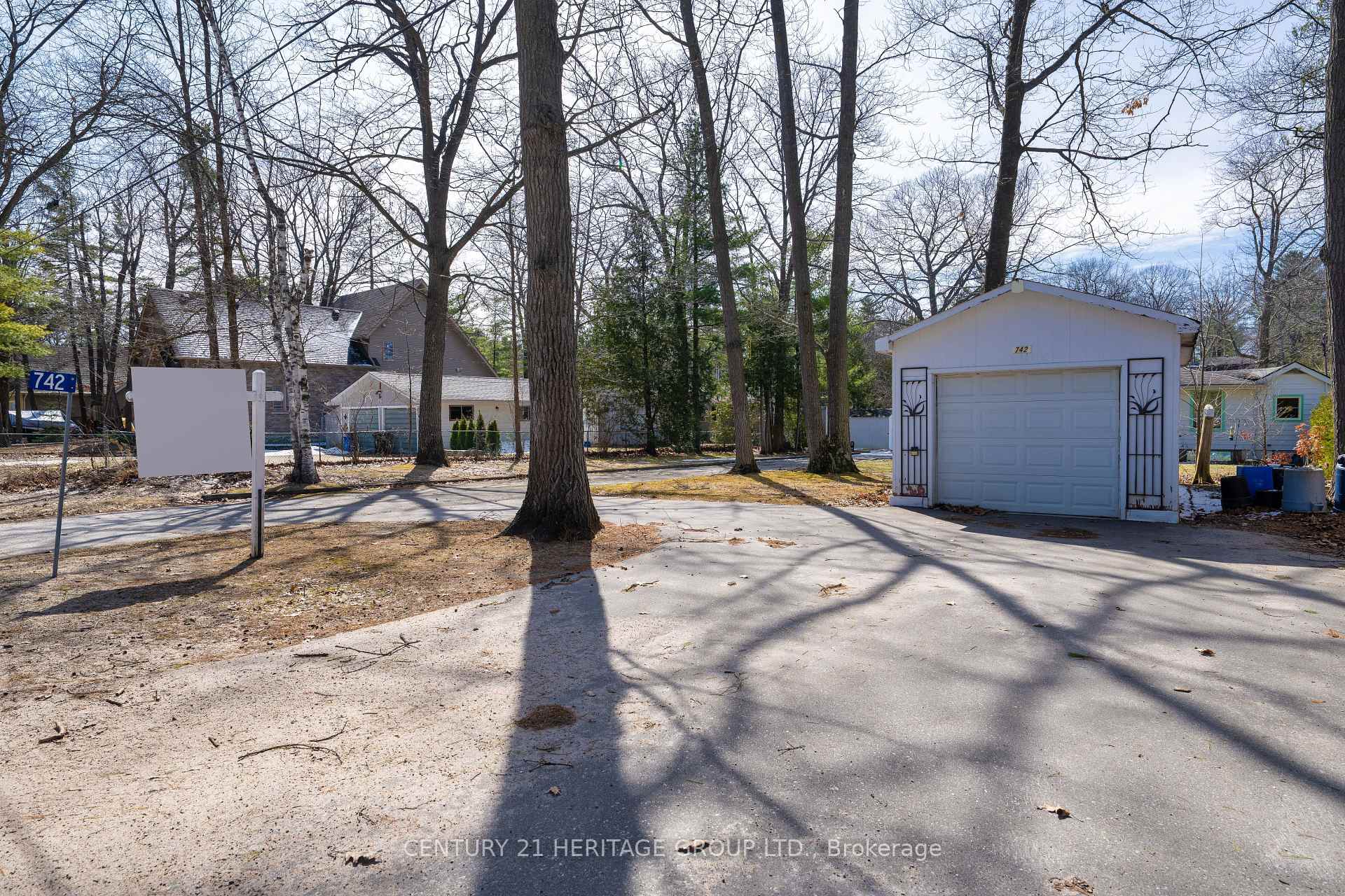 Photo 29 of 742 Oxbow Park Drive, Wasaga Beach — HOMEH