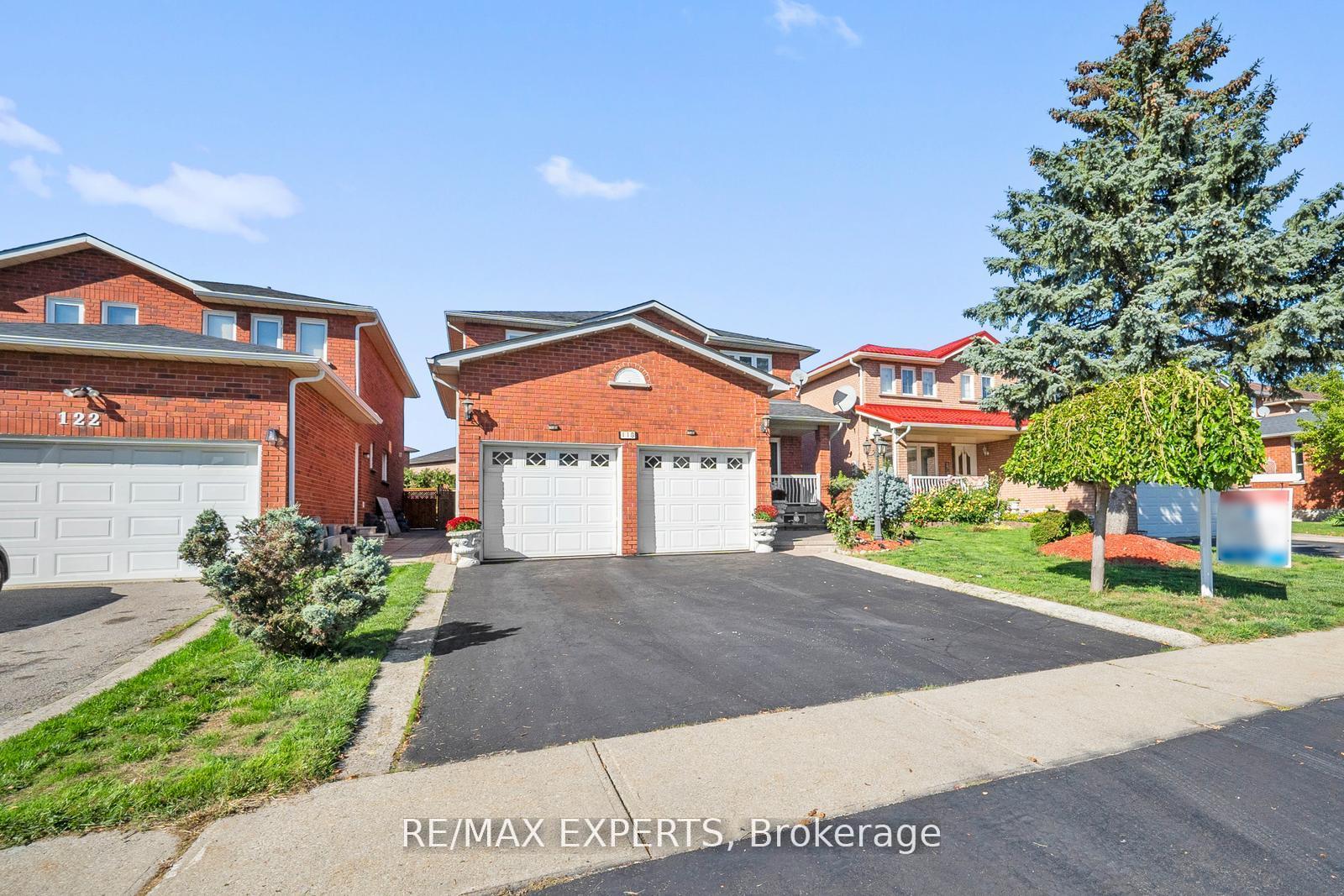 Photo 2 of 118 Chancellor Drive, Vaughan, East Woodbridge — HOMEH