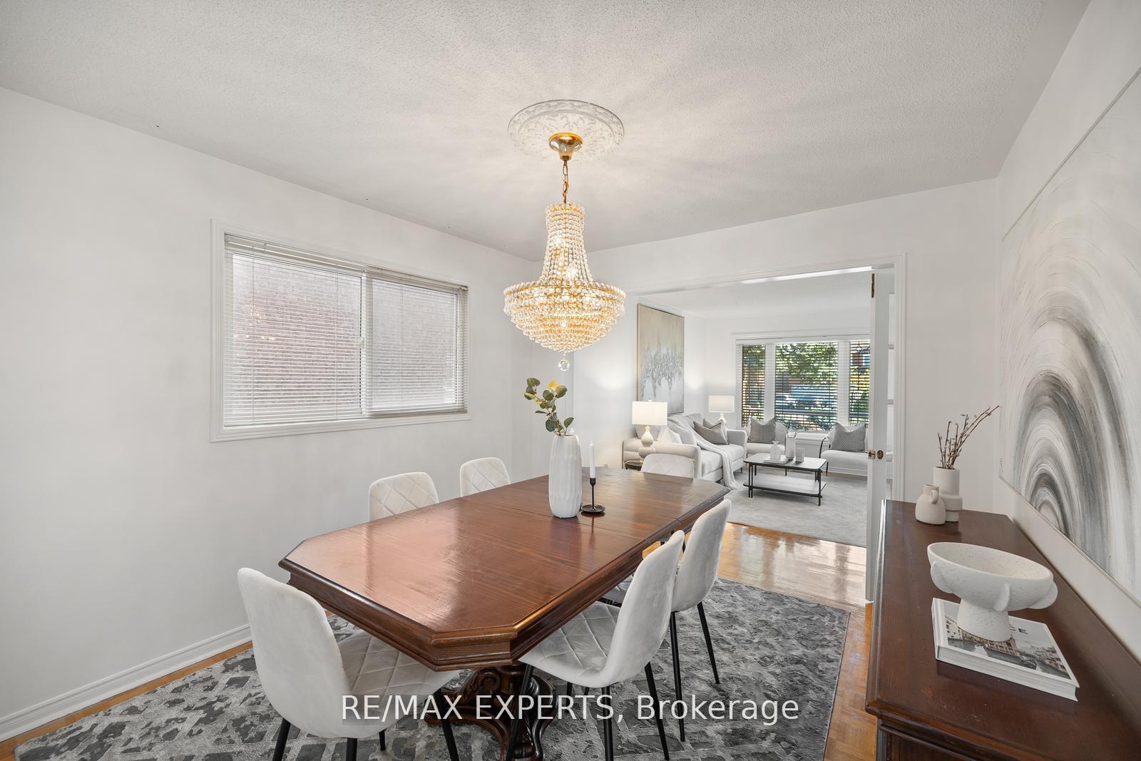 Photo 15 of 118 Chancellor Drive, Vaughan, East Woodbridge — HOMEH