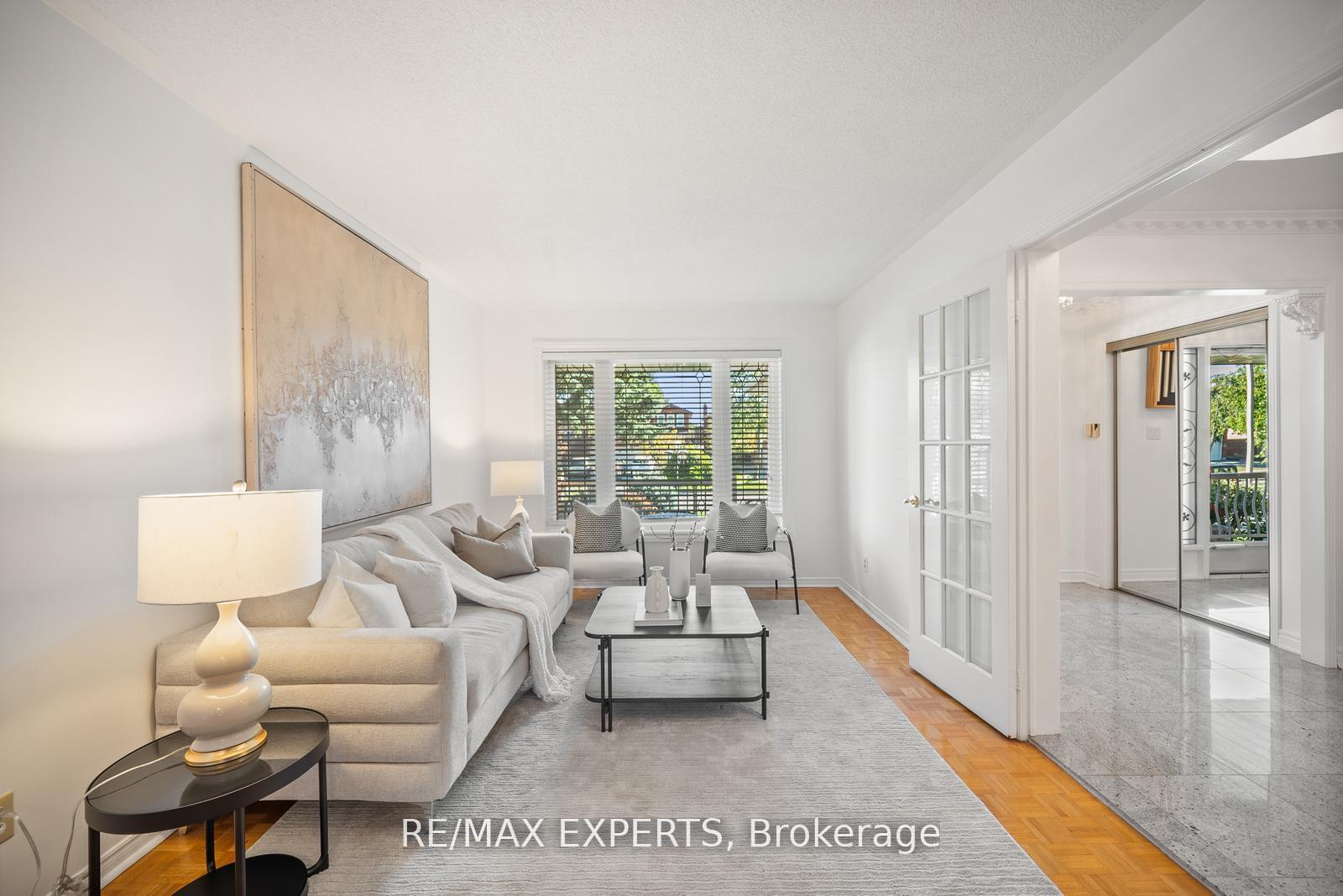 Photo 17 of 118 Chancellor Drive, Vaughan, East Woodbridge — HOMEH