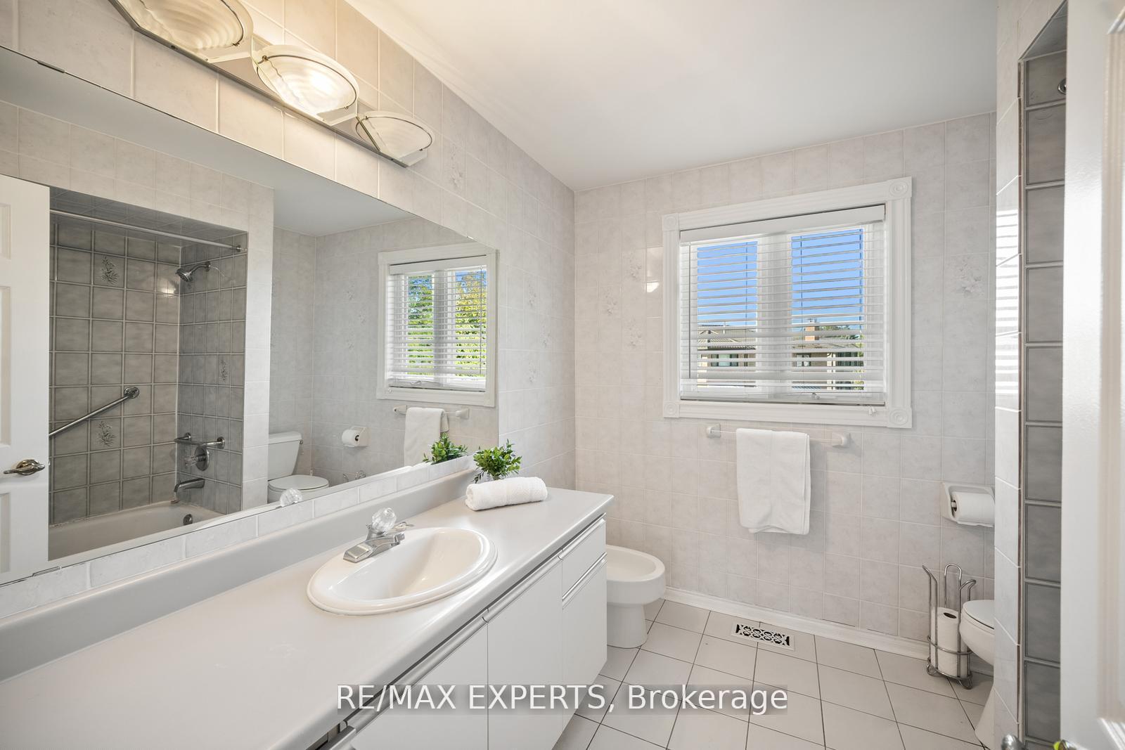 Photo 22 of 118 Chancellor Drive, Vaughan, East Woodbridge — HOMEH