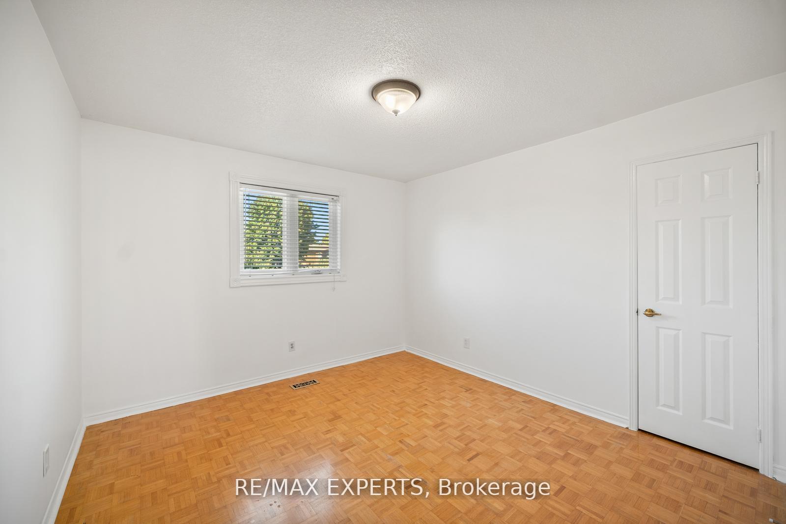 Photo 24 of 118 Chancellor Drive, Vaughan, East Woodbridge — HOMEH