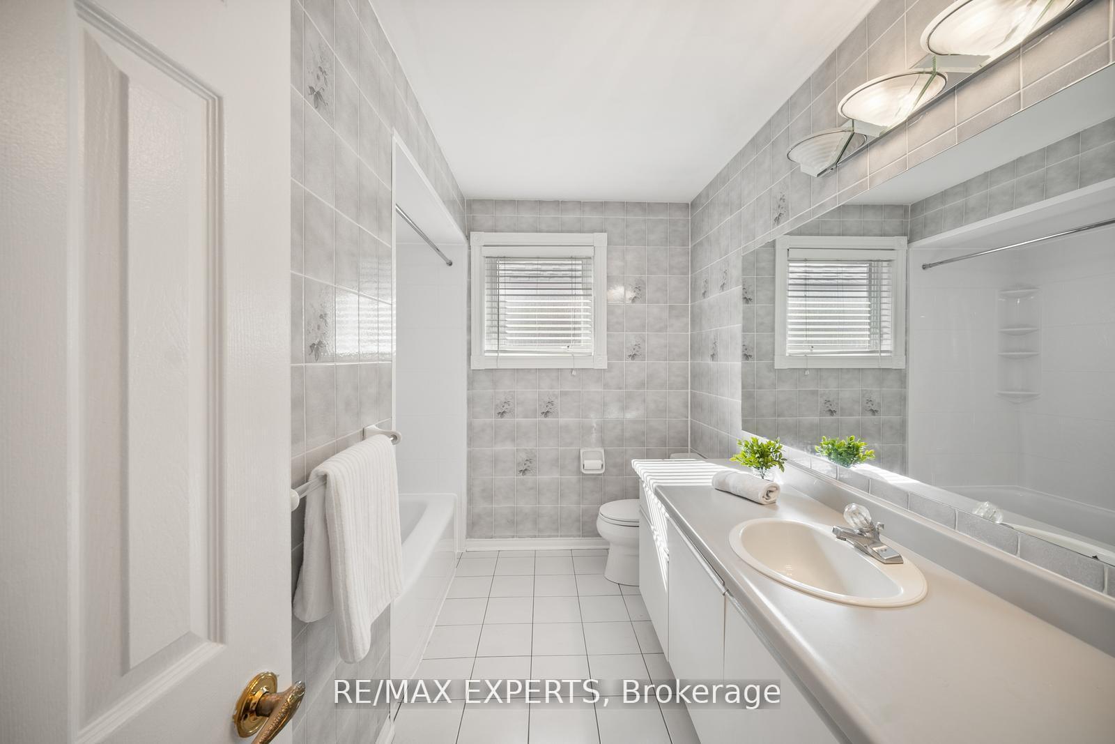 Photo 26 of 118 Chancellor Drive, Vaughan, East Woodbridge — HOMEH
