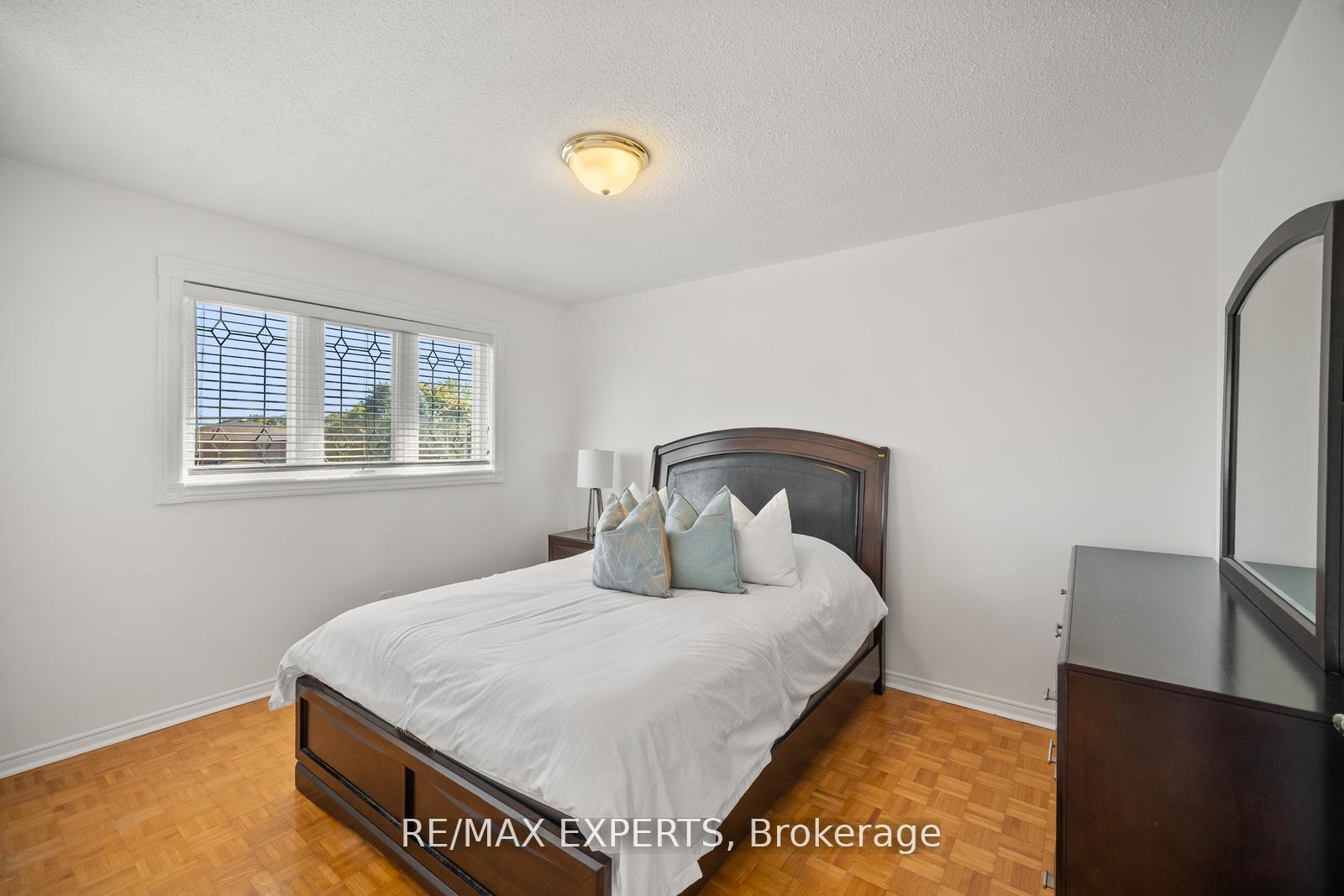 Photo 27 of 118 Chancellor Drive, Vaughan, East Woodbridge — HOMEH