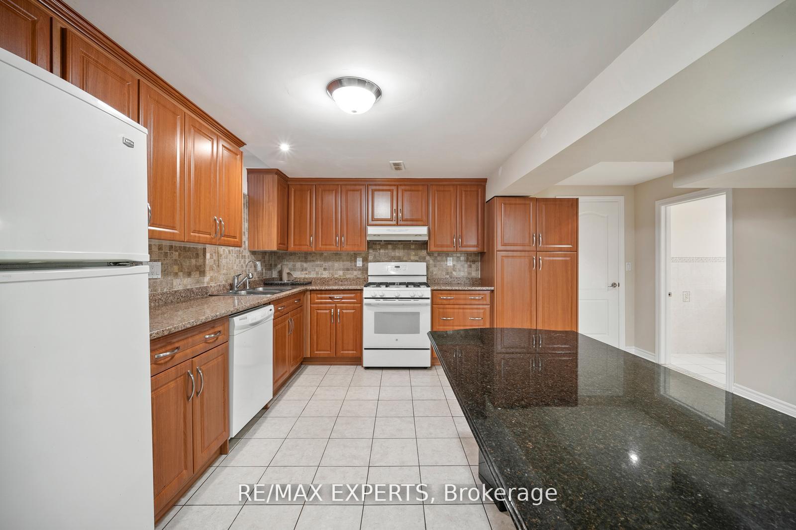 Photo 32 of 118 Chancellor Drive, Vaughan, East Woodbridge — HOMEH