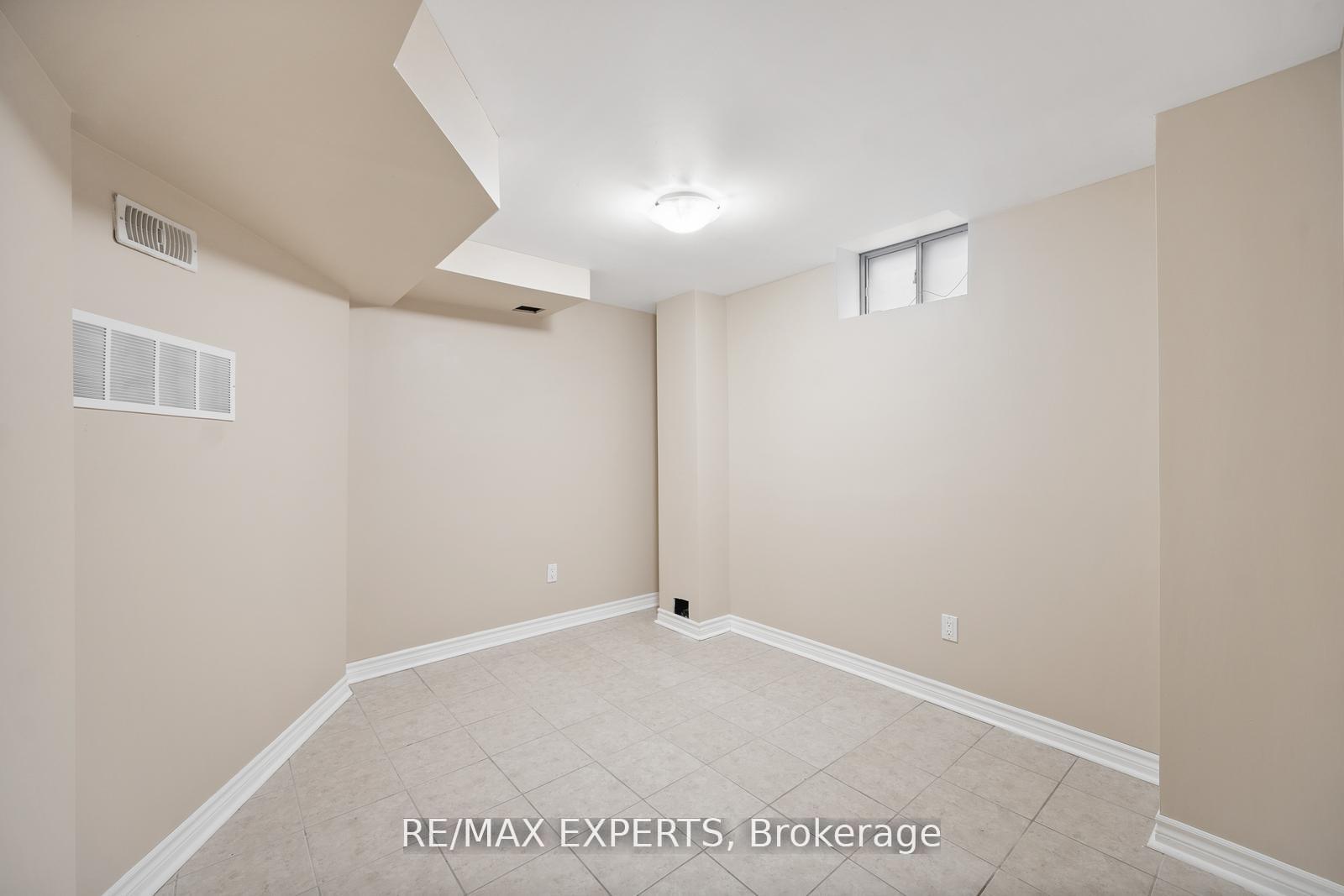 Photo 34 of 118 Chancellor Drive, Vaughan, East Woodbridge — HOMEH