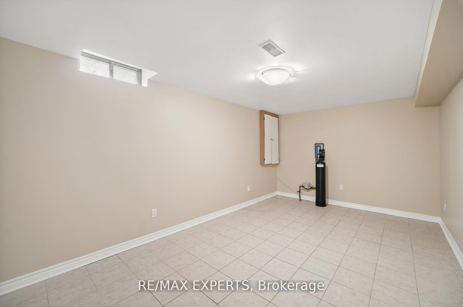 Photo 35 of 118 Chancellor Drive, Vaughan, East Woodbridge — HOMEH