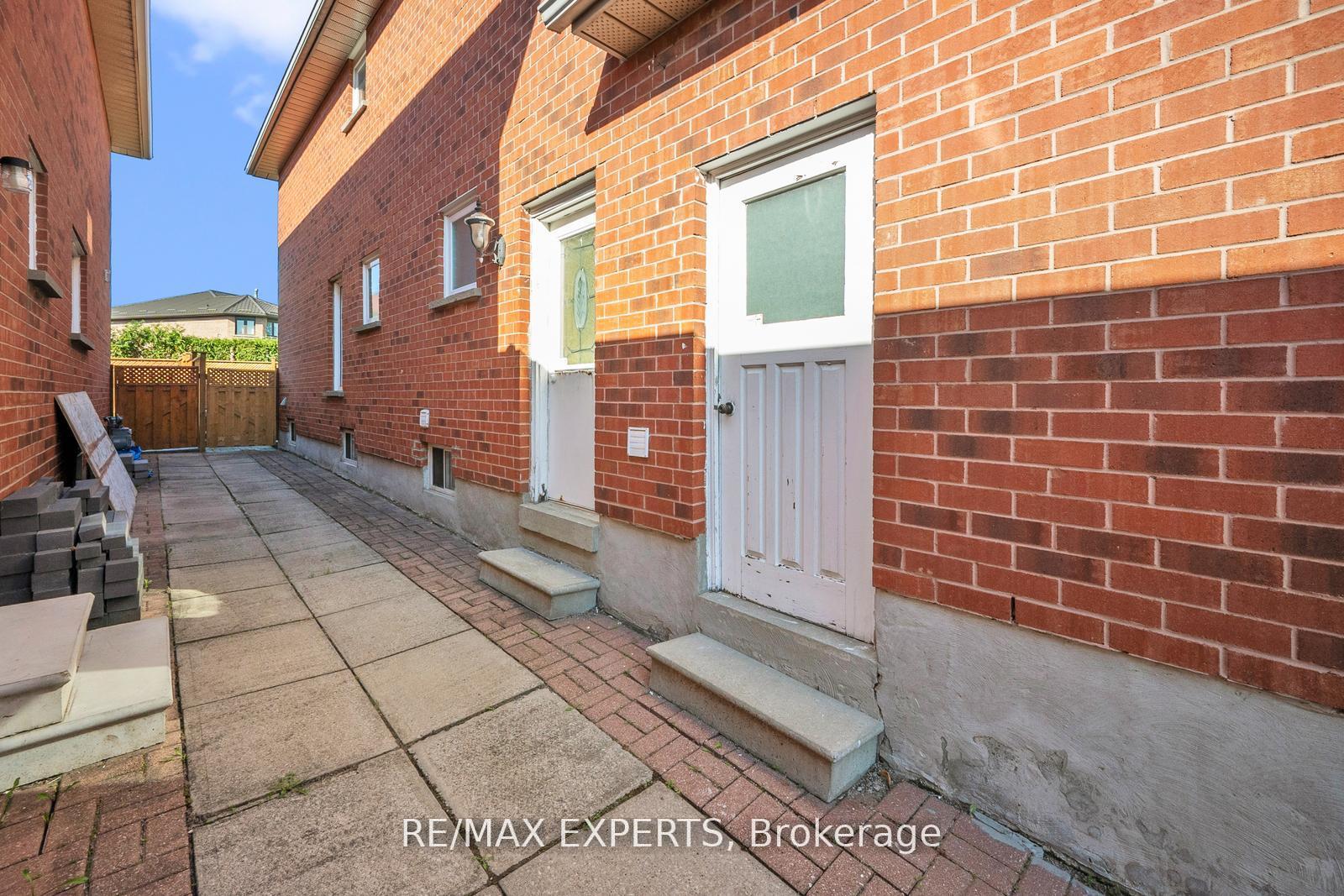 Photo 37 of 118 Chancellor Drive, Vaughan, East Woodbridge — HOMEH