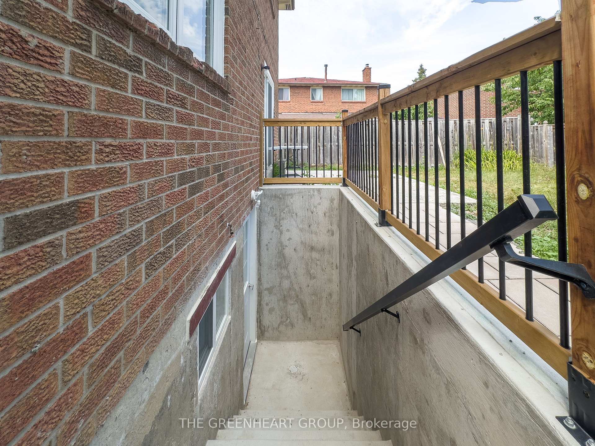 Photo 2 of Unit Basement, 244 Glen Shields Avenue, Vaughan, Glen Shields — HOMEH