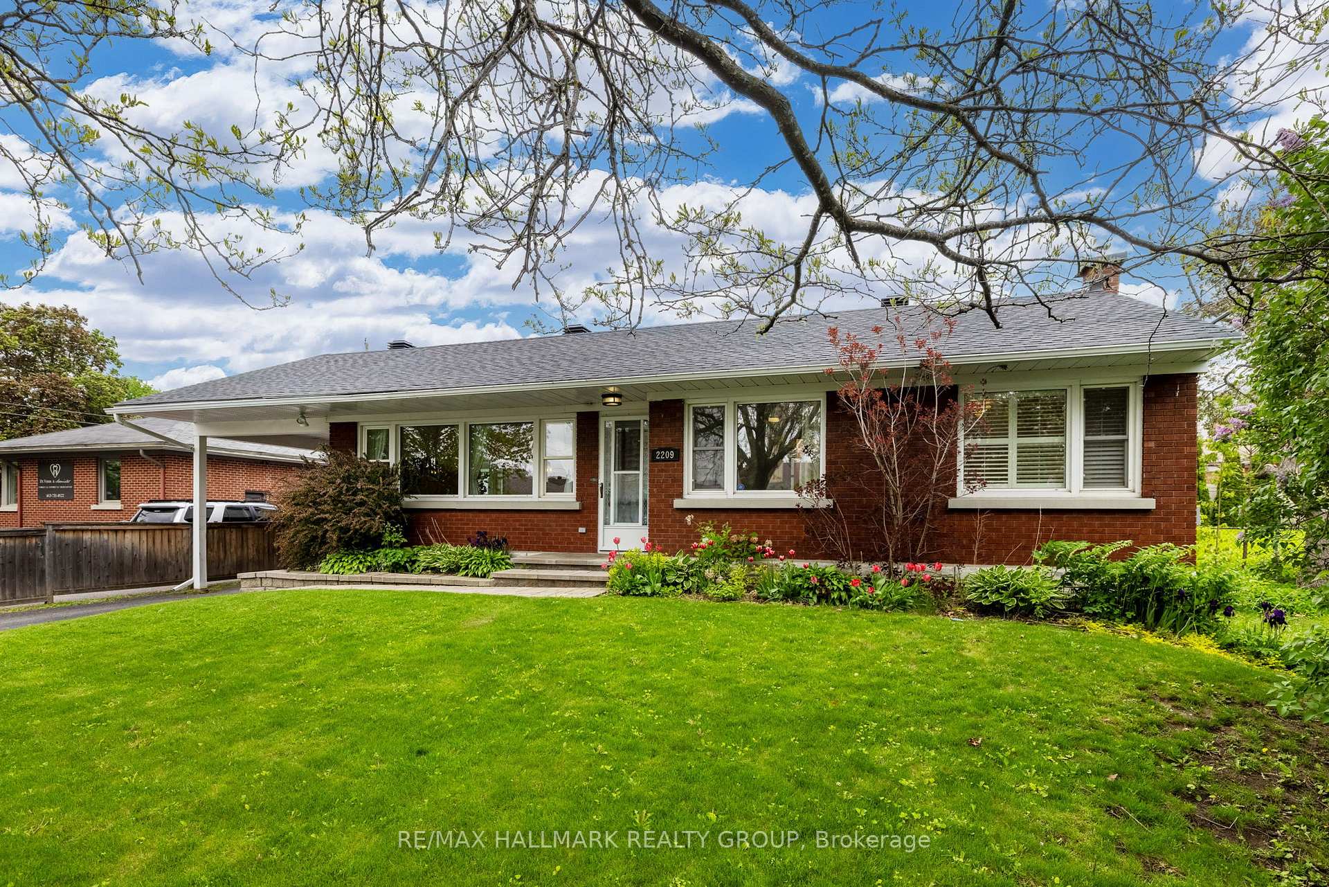 Photo 1 of 2209 Utah Street, Ottawa, Alta Vista — HOMEH