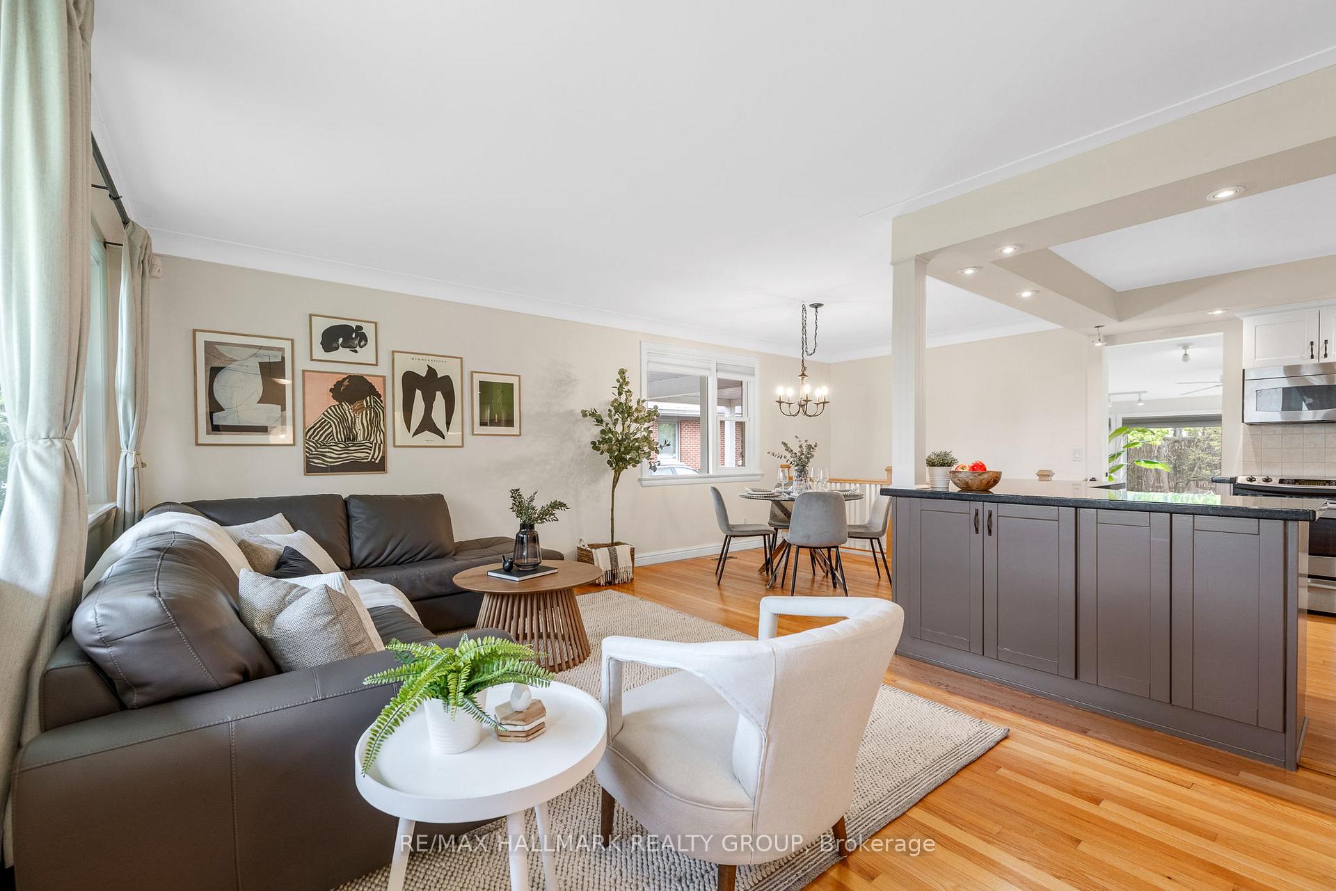 Photo 6 of 2209 Utah Street, Ottawa, Alta Vista — HOMEH